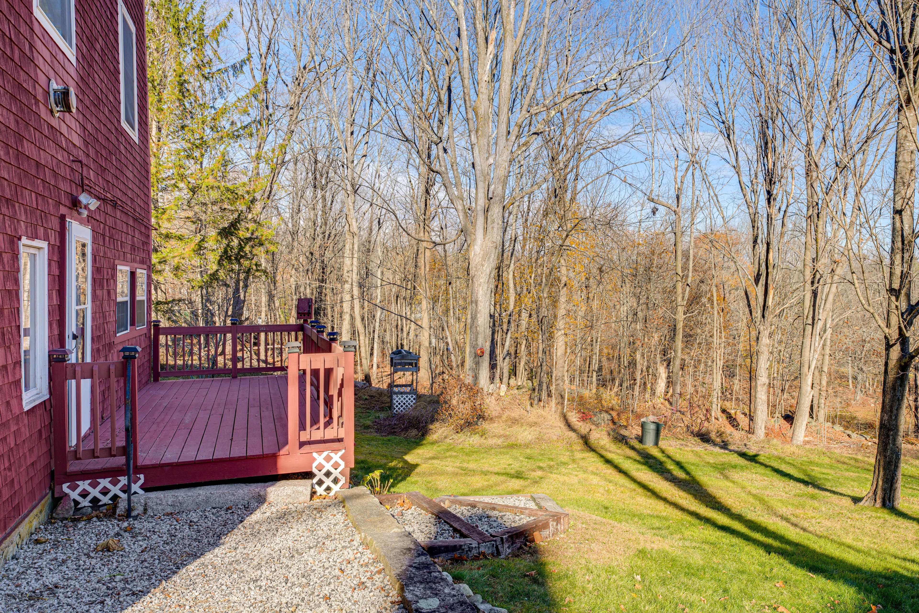 Private Deck | Backyard | Hiking Access