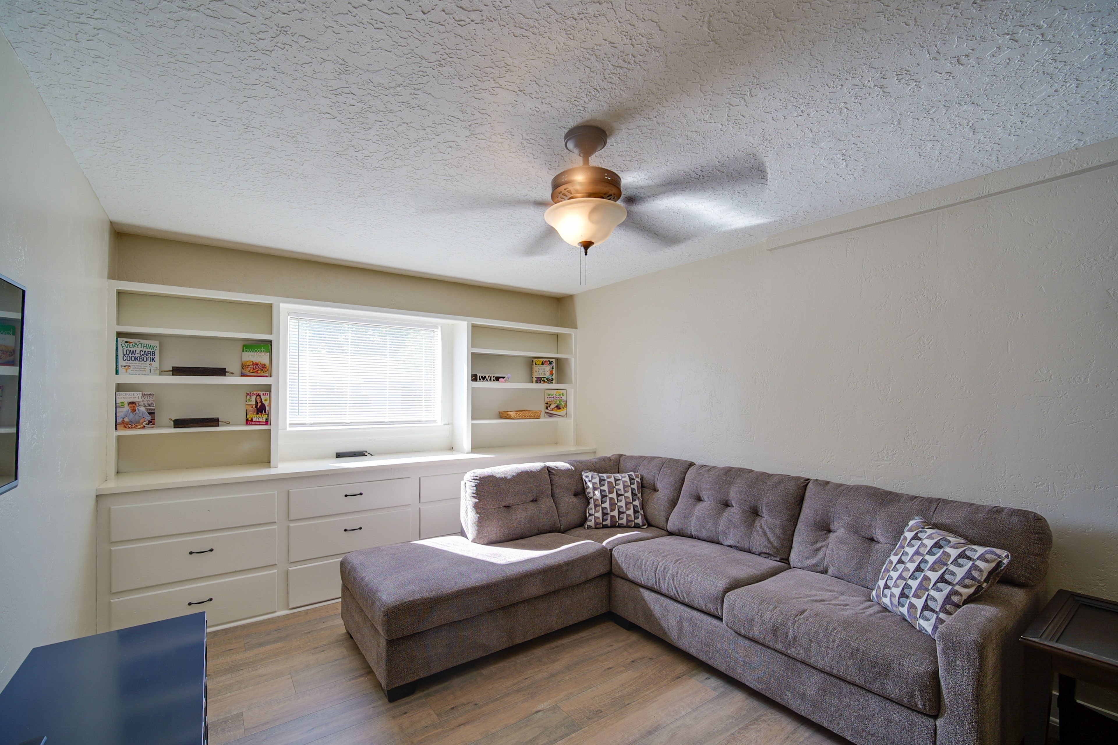 Family Room | Queen Sleeper Sofa | Books | Desk