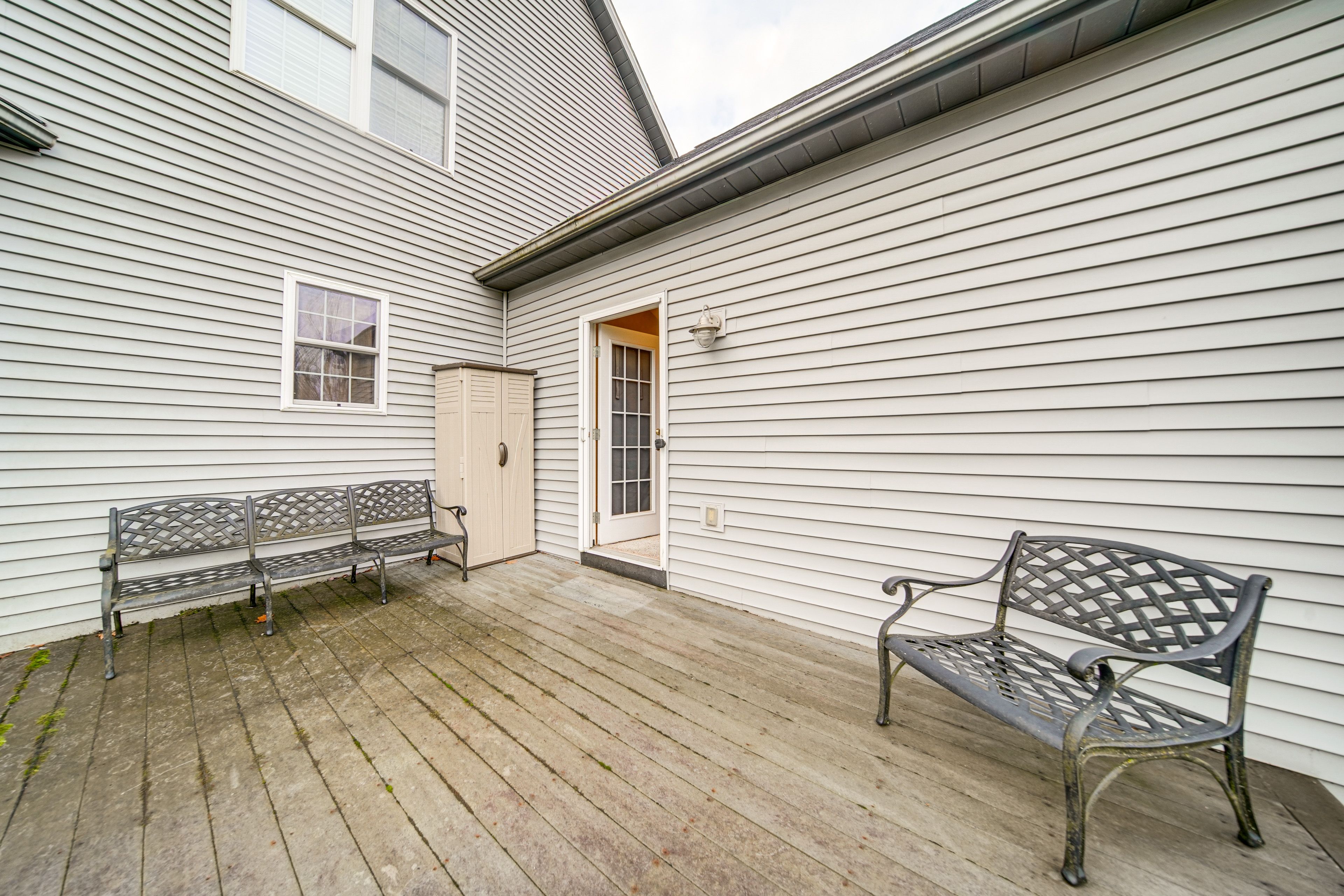 Outdoor Seating & Dining Table