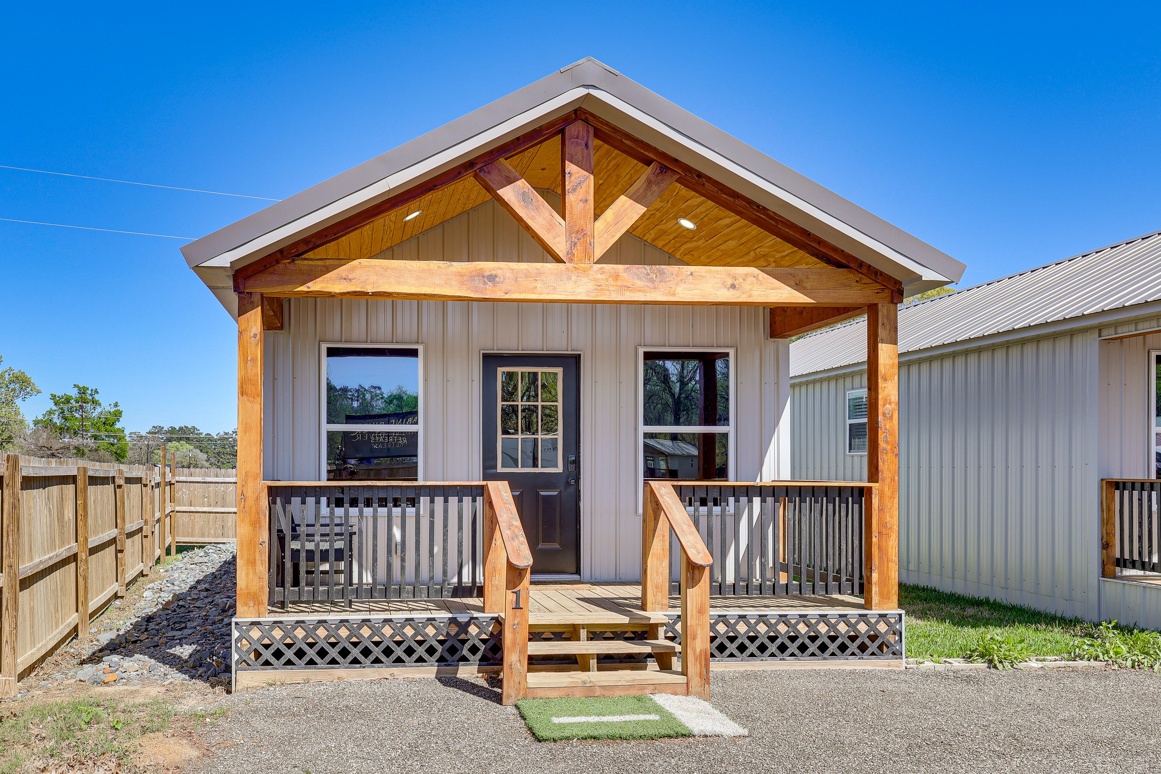 Joaquin Vacation Rental | 1BR | 1BA | 640 Sq Ft