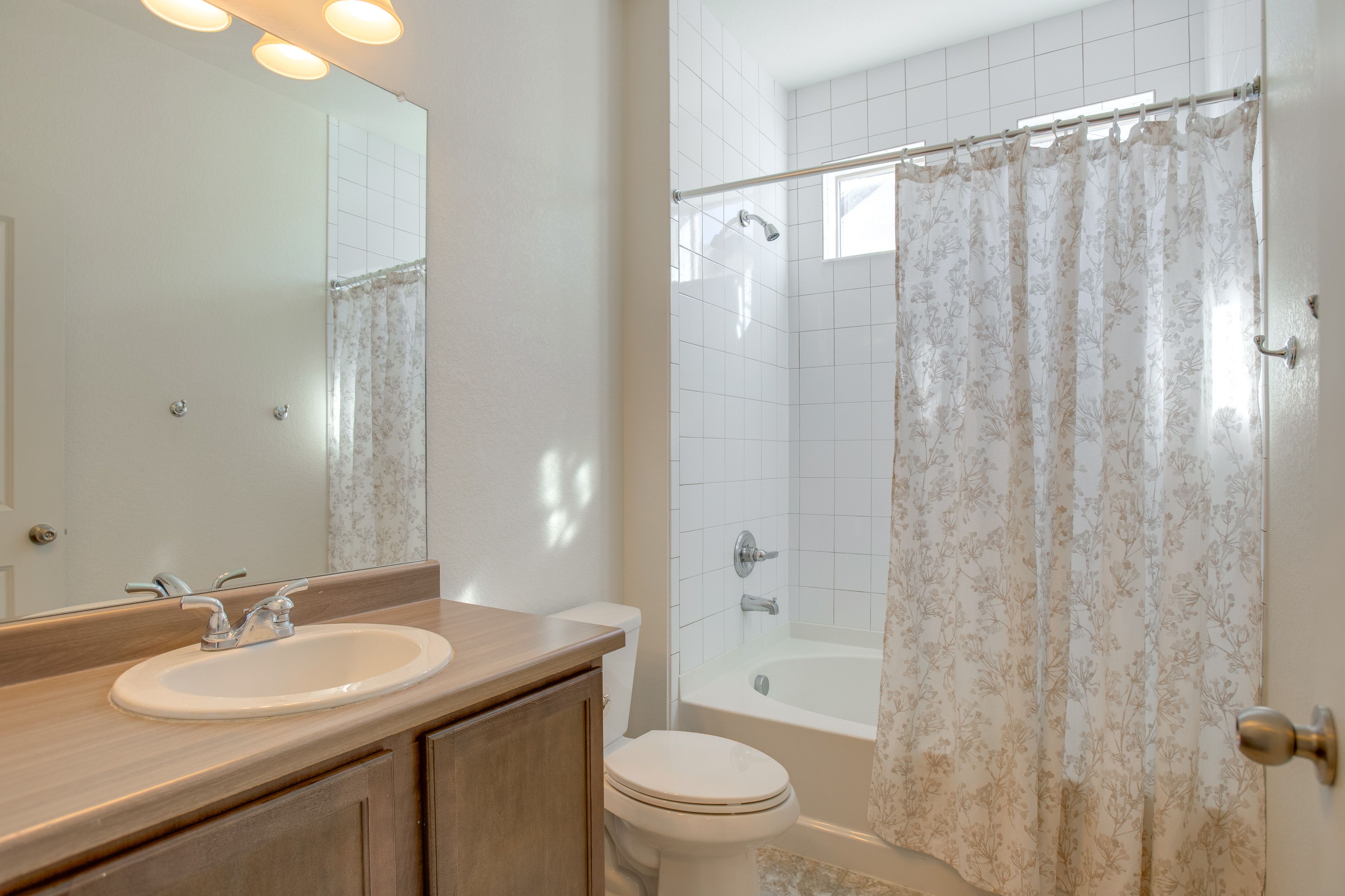 Full Bathroom | 1st Floor