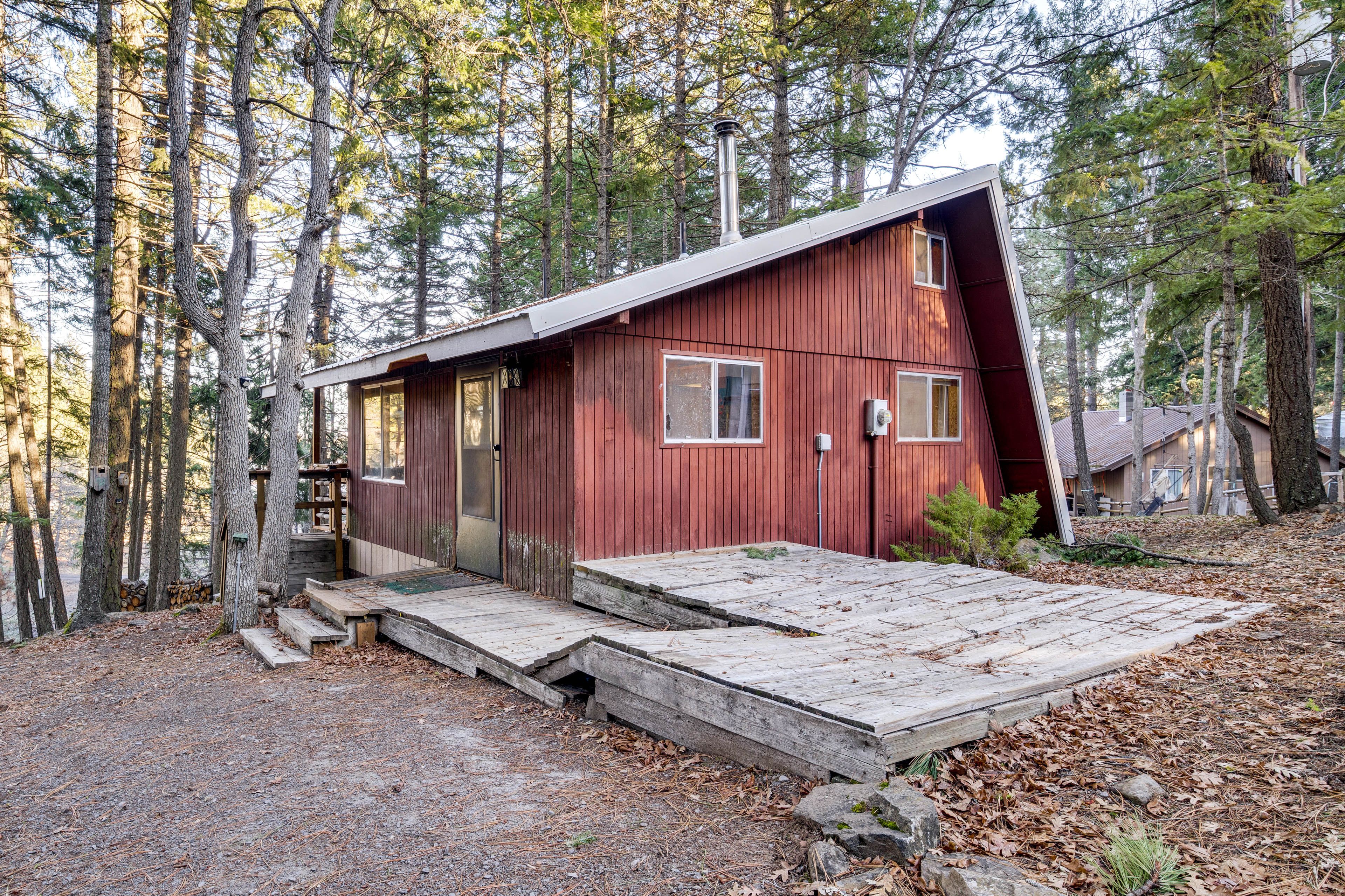 Cabin Exterior | Deck | Shared Driveway (2 Vehicles)