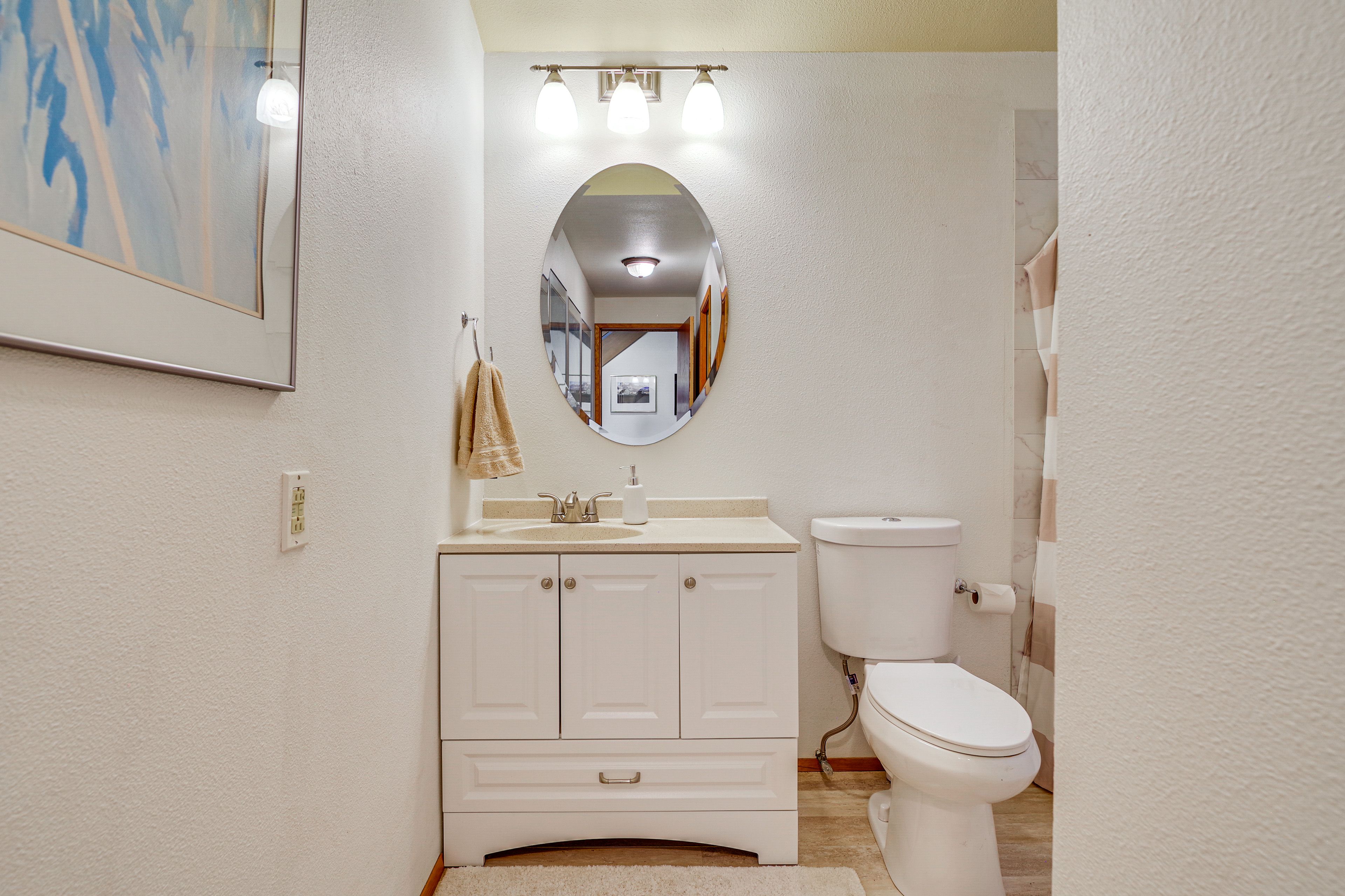 Full Bath | Upper Level