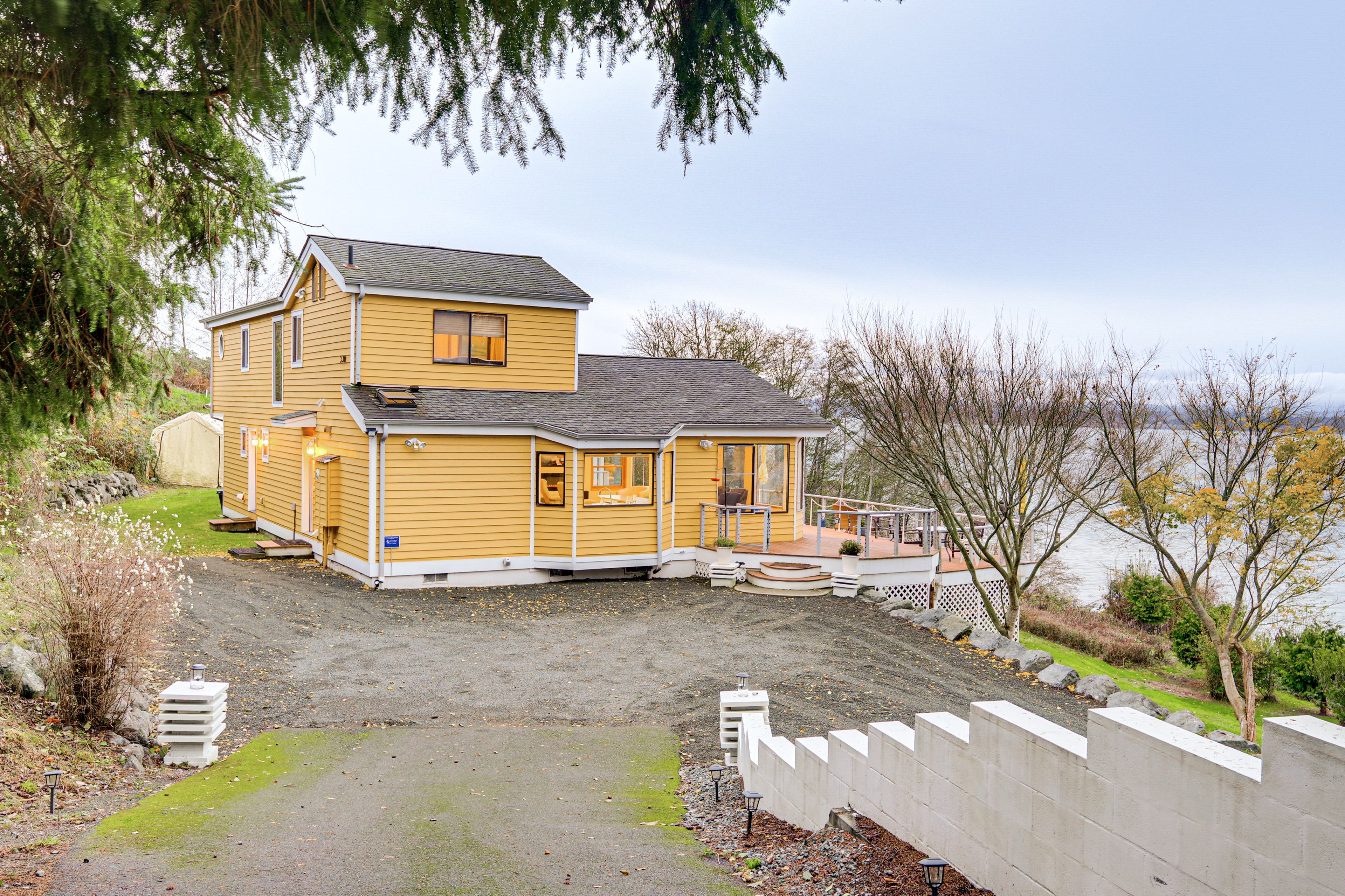 Parking | Driveway (5 Vehicles)