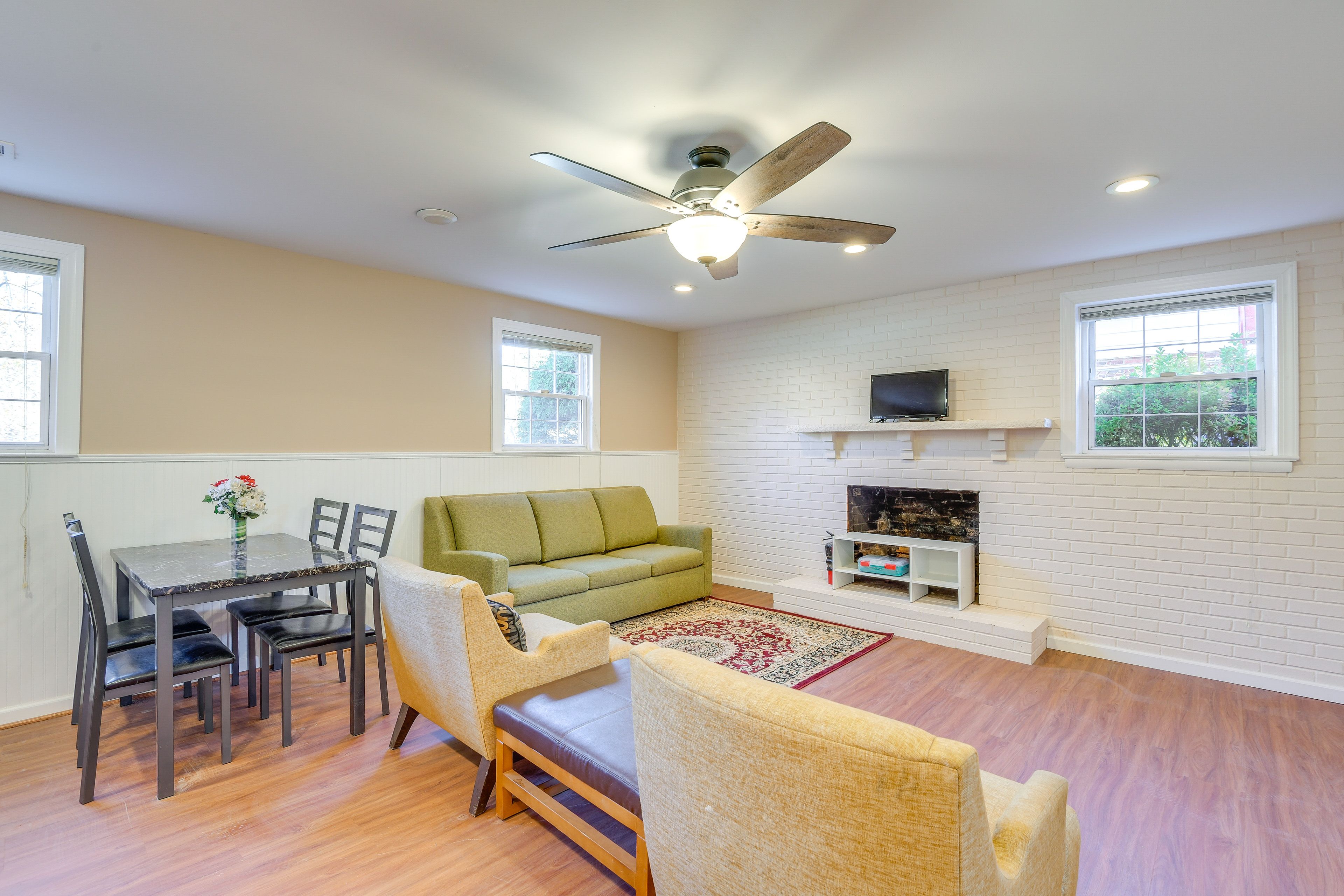 Berwyn Heights Vacation Rental | 1BR | 1BA | 900 Sq Ft | Steps to Access