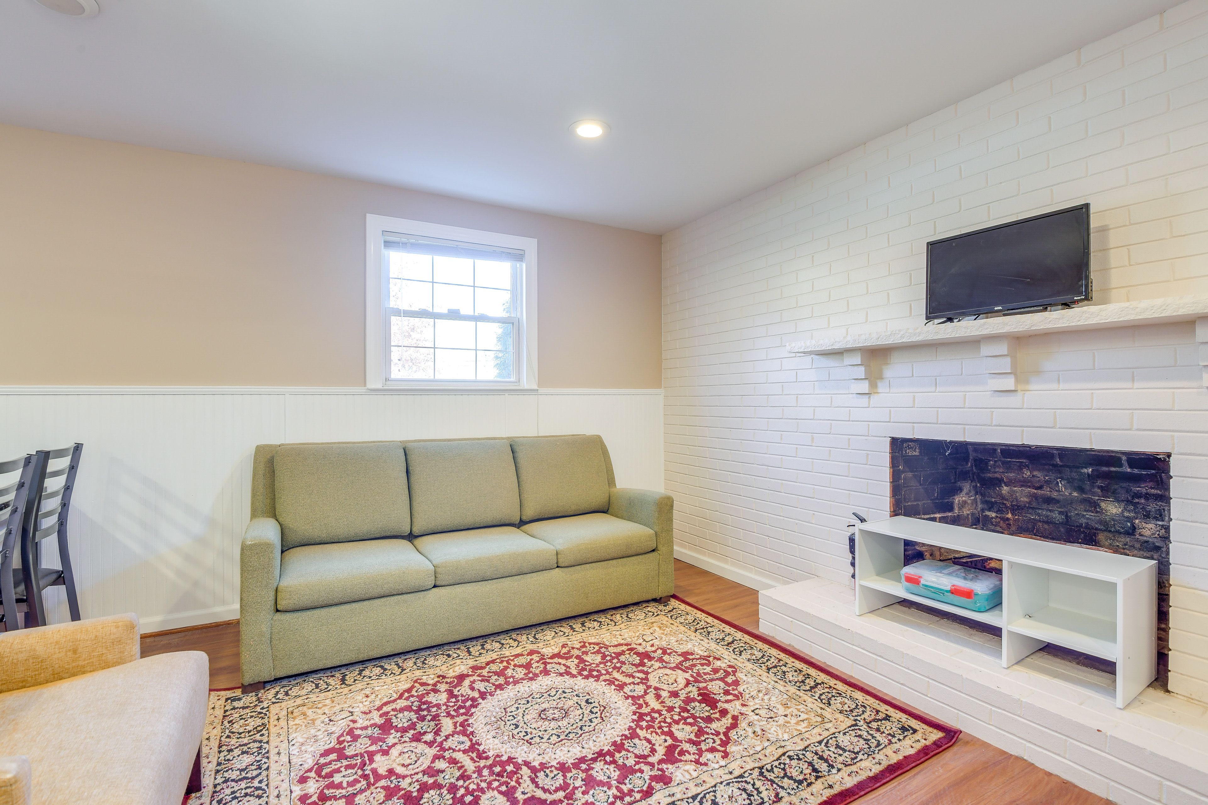 Living Room | Free WiFi | Smart TV | Central A/C