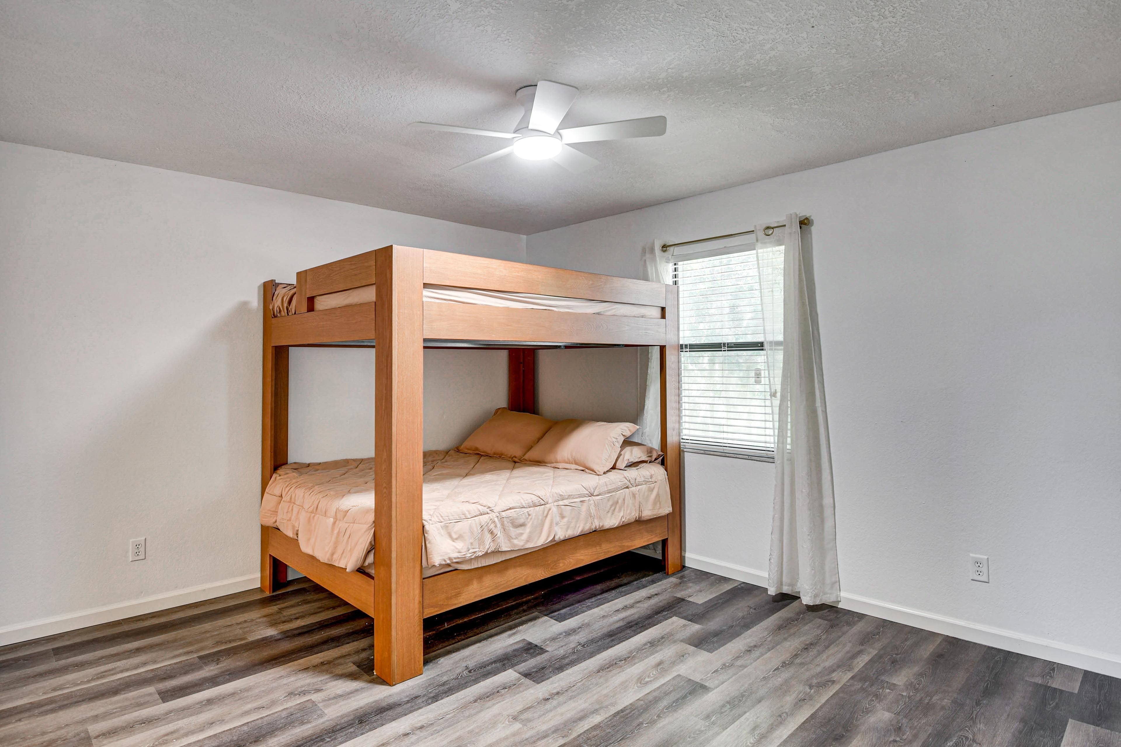 Bedroom 2 | Queen Bed | 2nd Floor