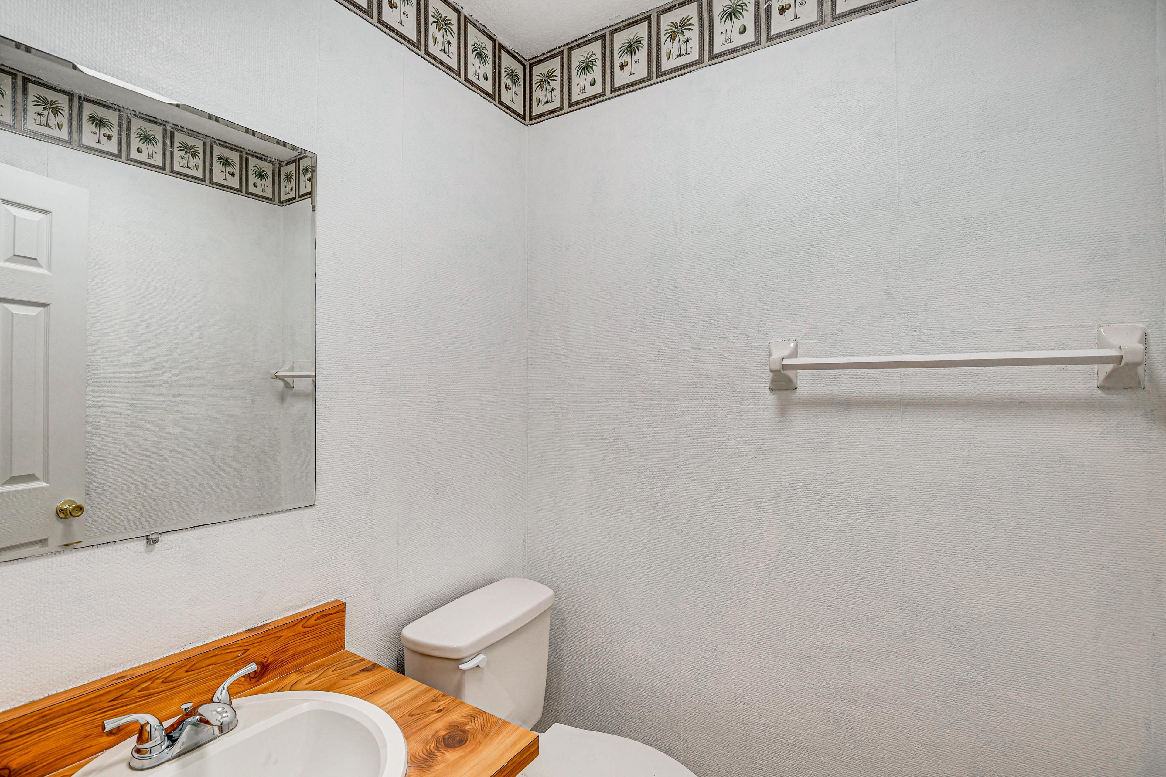 Half Bathroom | 1st Floor