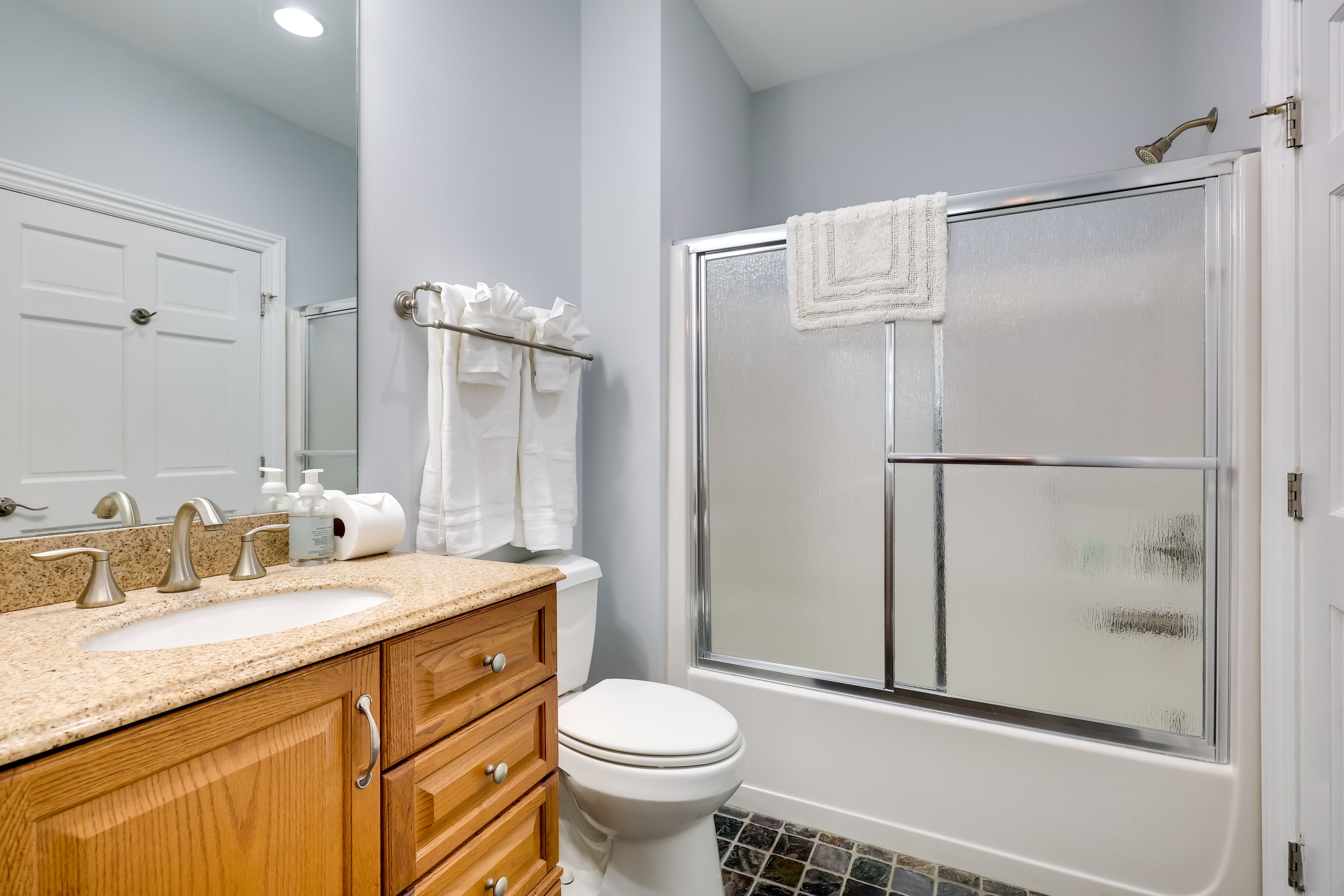 En-Suite Bathroom | Towels Provided | Complimentary Toiletries