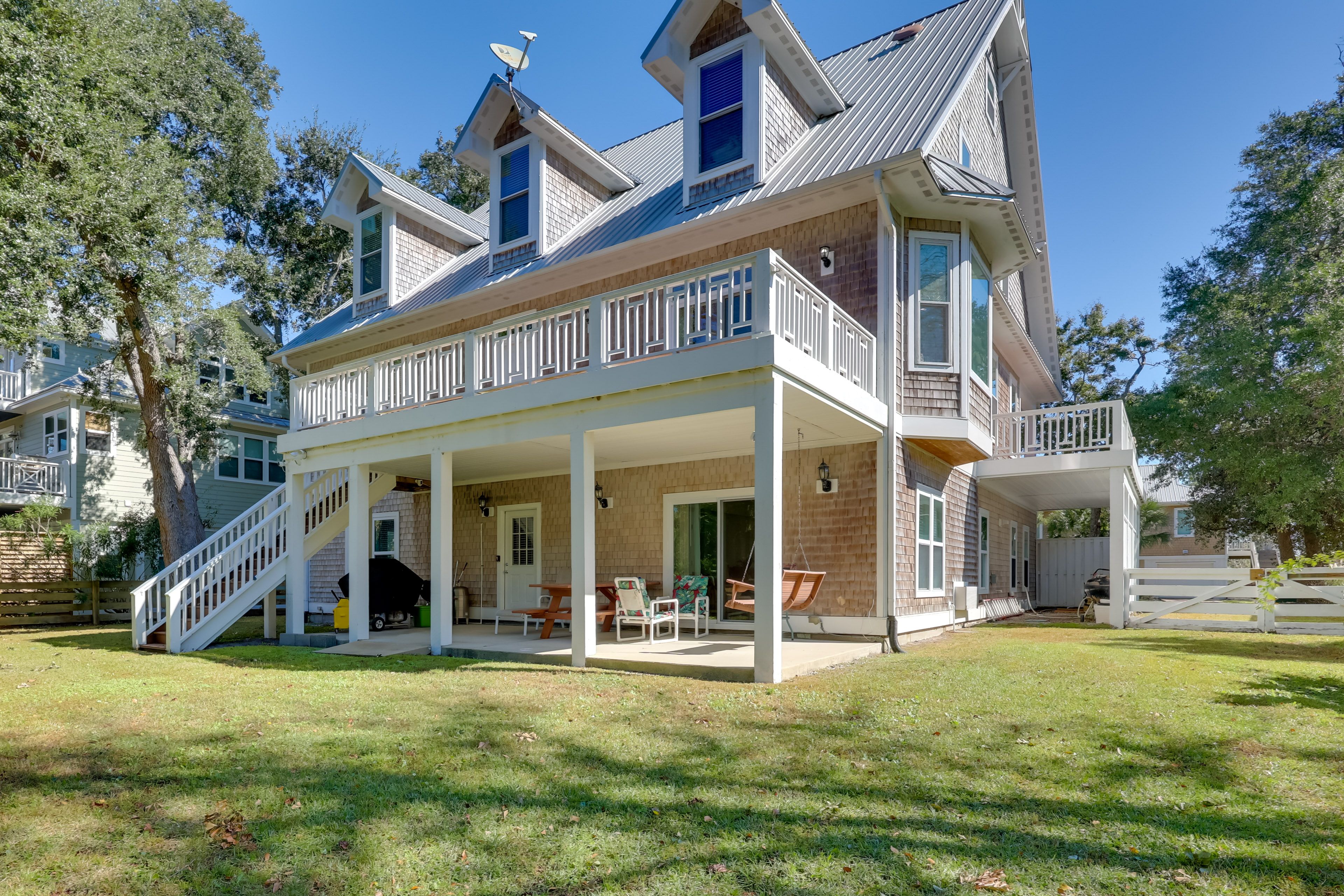 Backyard | 1st-Floor Apartment Unit