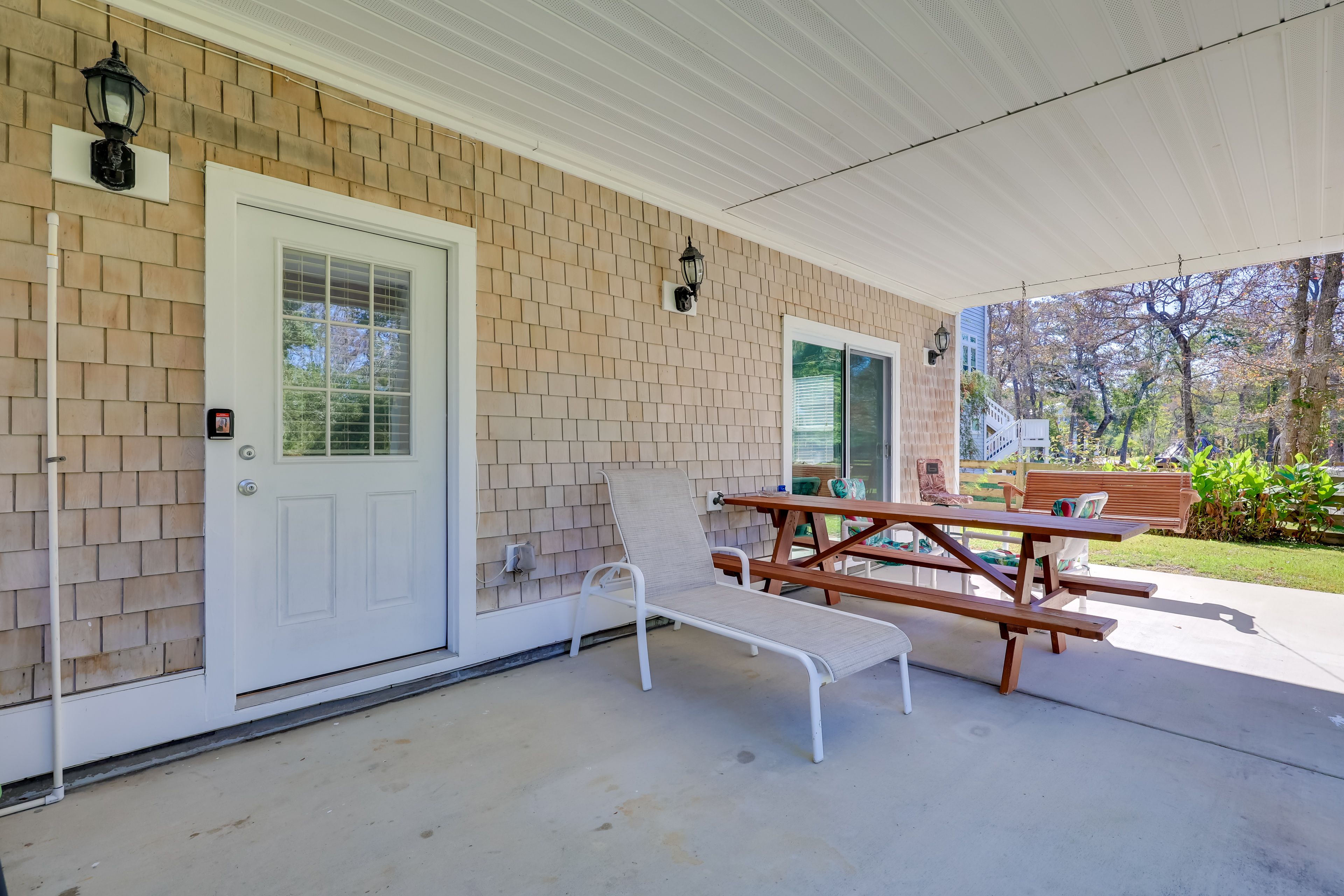 Private Patio | Self Check-In | 1 Mi to Beaches