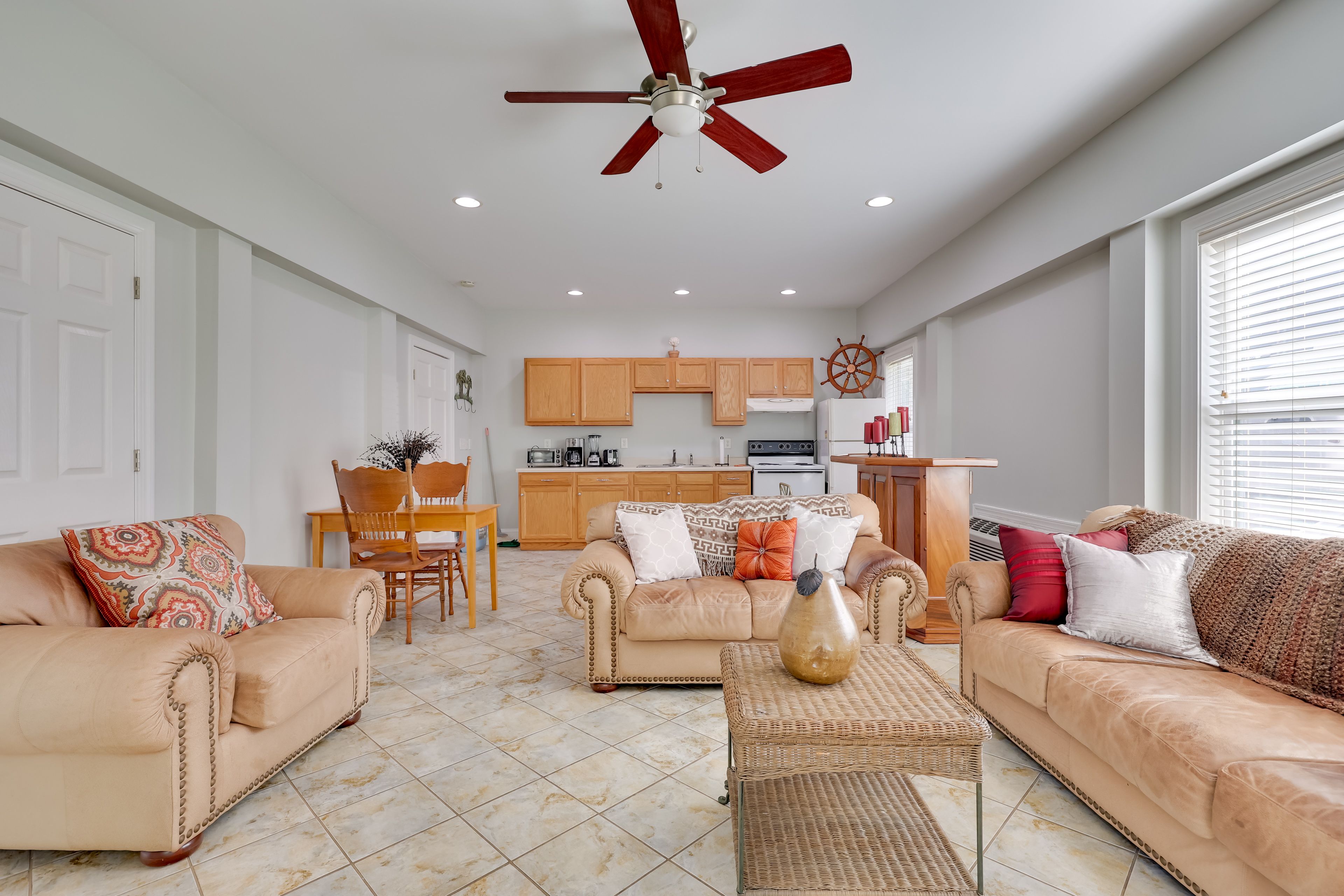 Living Room | Free WiFi