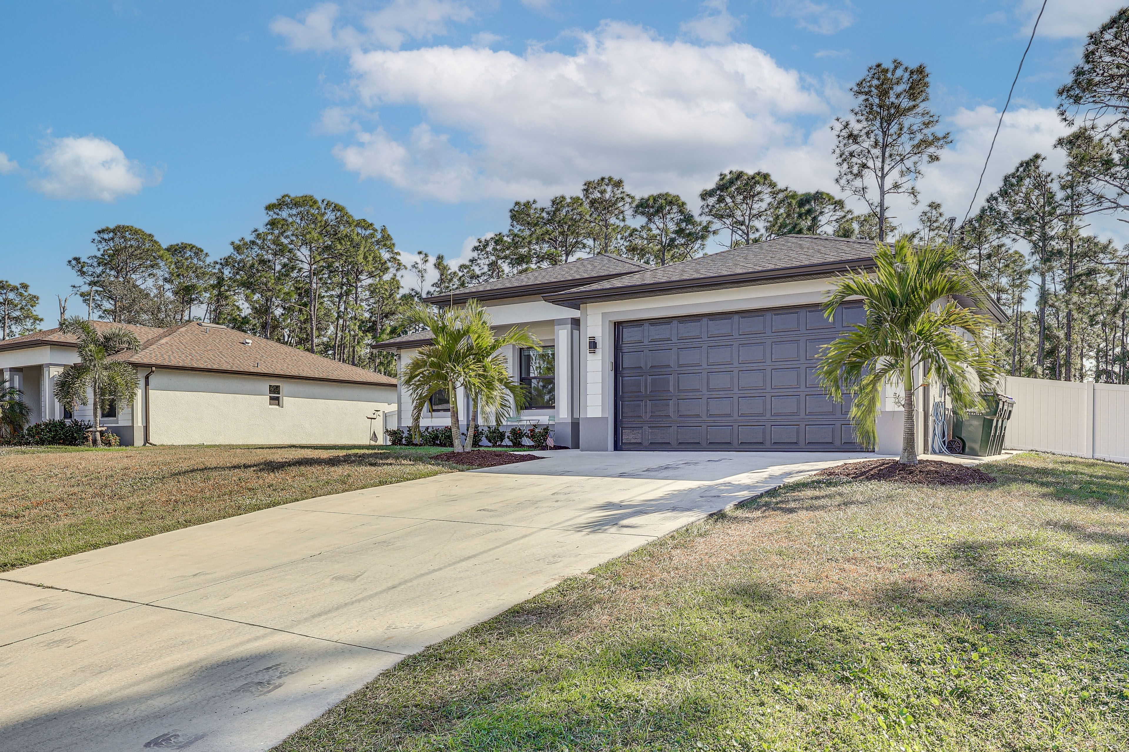 Parking | Driveway (4 Vehicles)