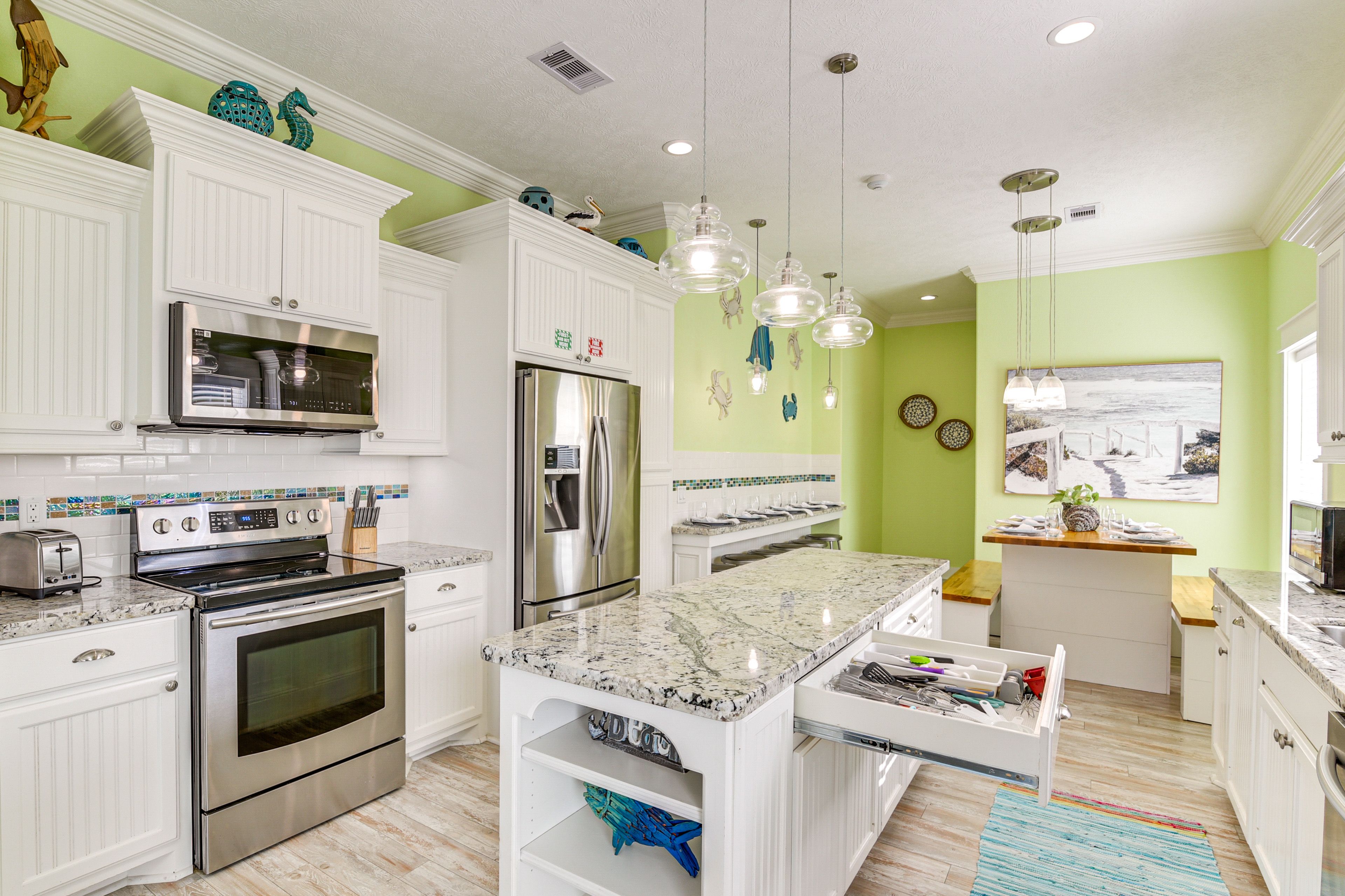 Kitchen | Keurig & Drip Coffee Makers | Blender | Toaster | Cooking Basics