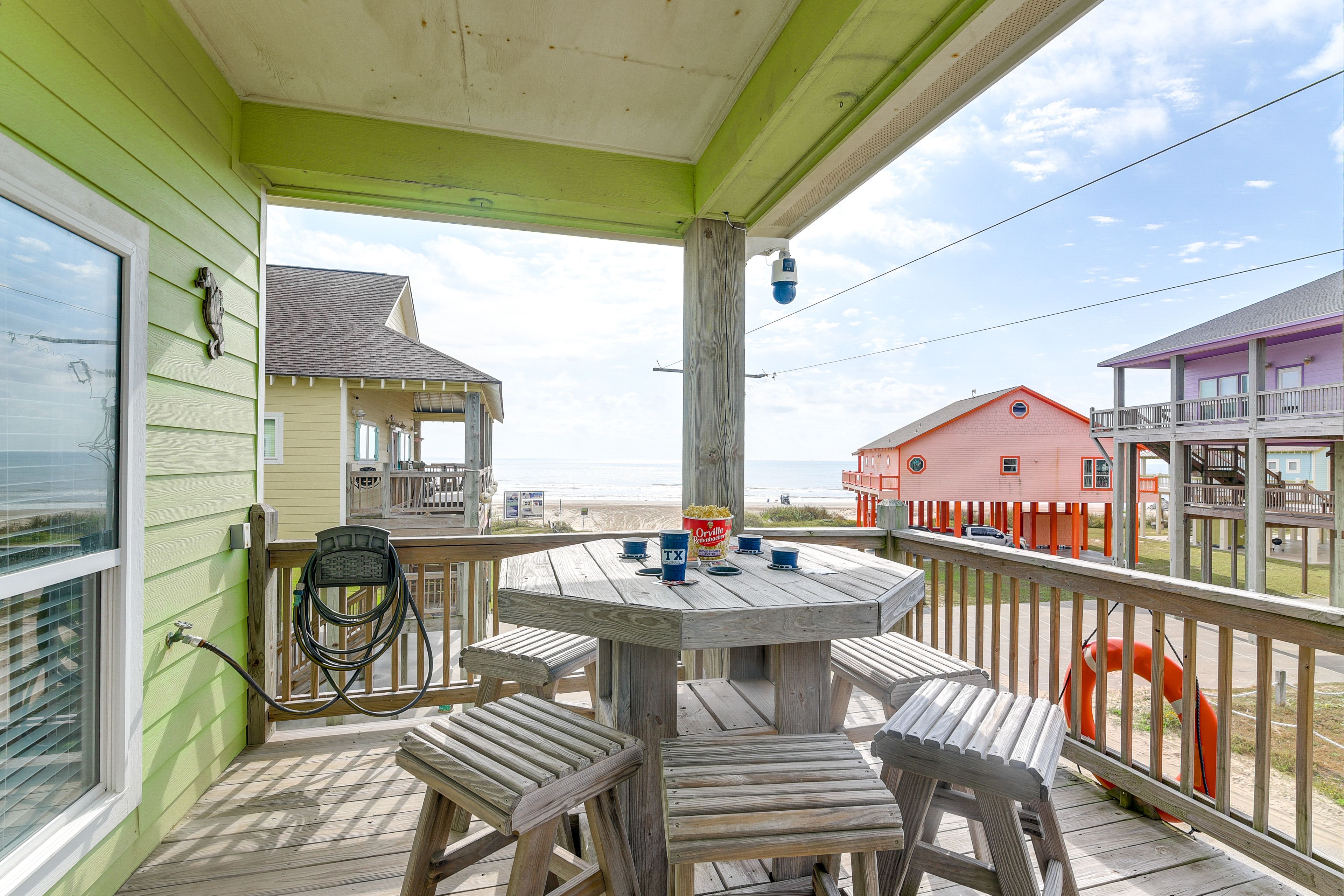 Deck | Outdoor Dining | Gulf View