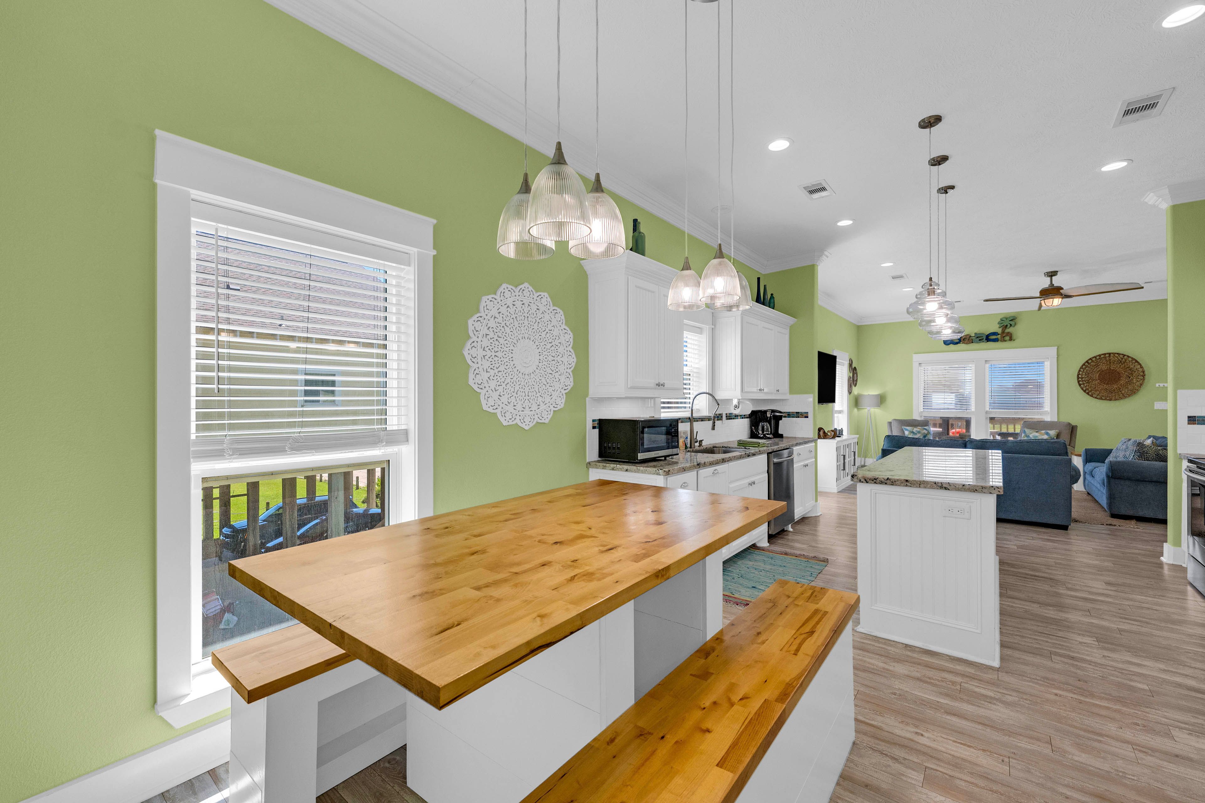 Dining Area | Beachy Decor