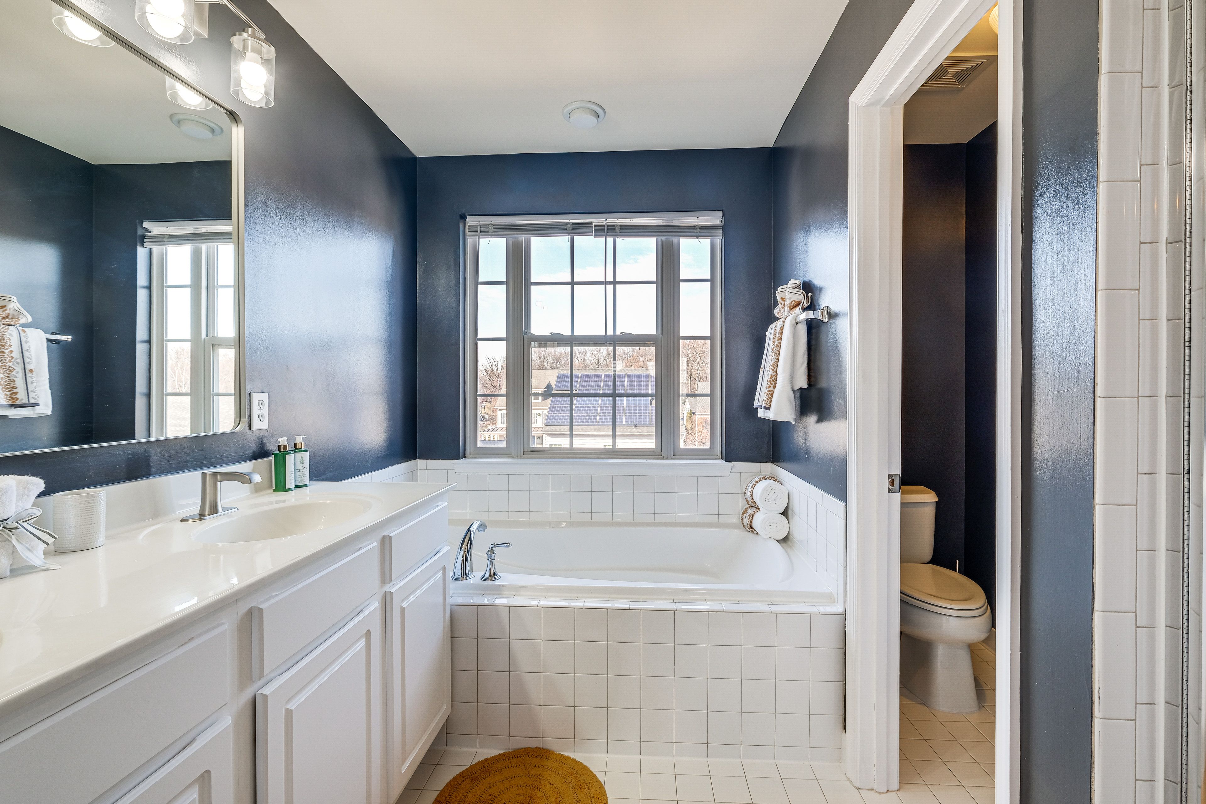 En-Suite Bathroom | Top Floor