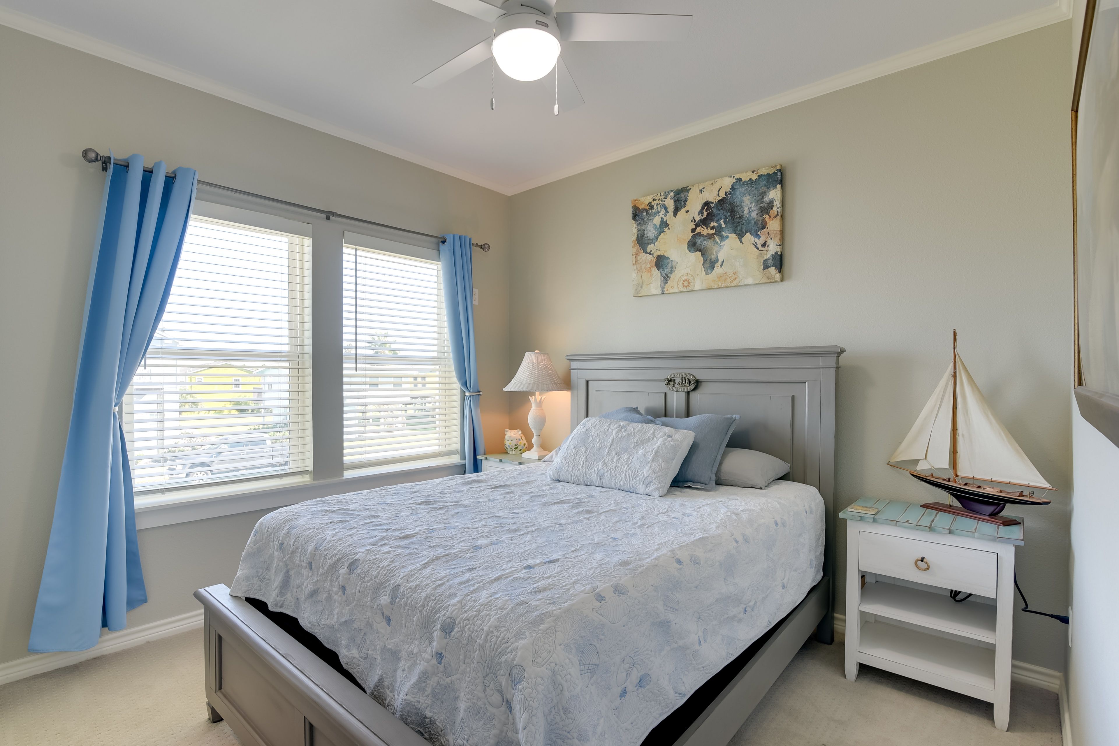 Bedroom 2 | Queen Bed