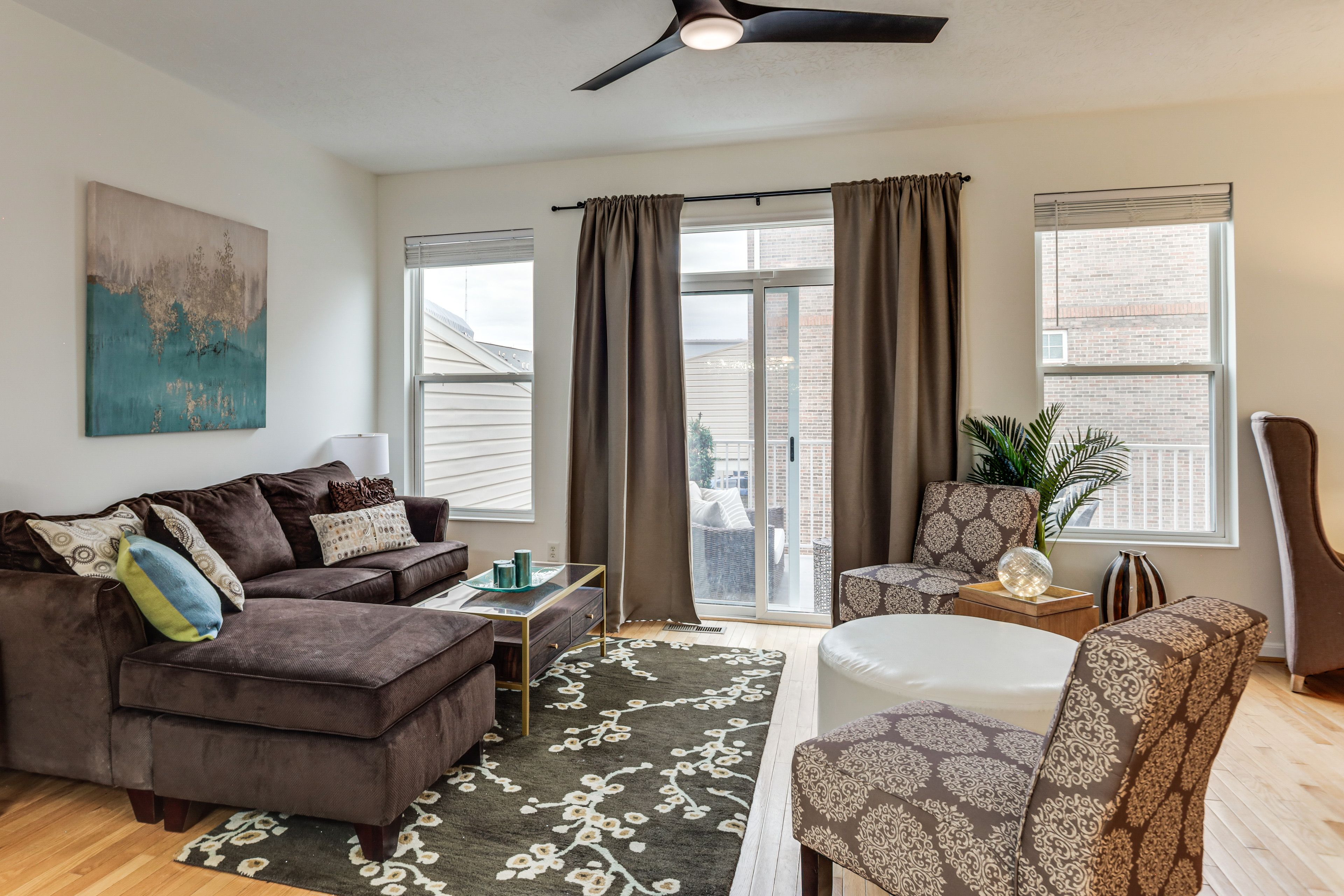 Living Area | TV | Fireplace | Laptop Workspace | Free WiFi | 2nd Floor