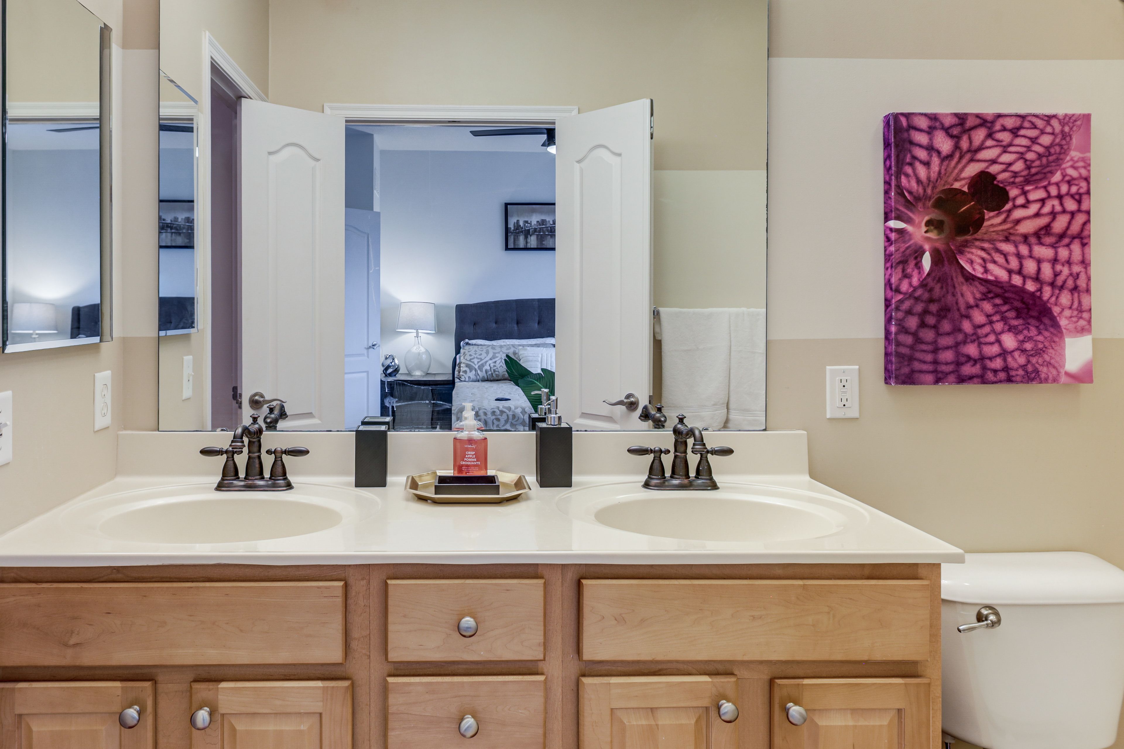 Full Bathroom | Towels Provided | 3rd Floor