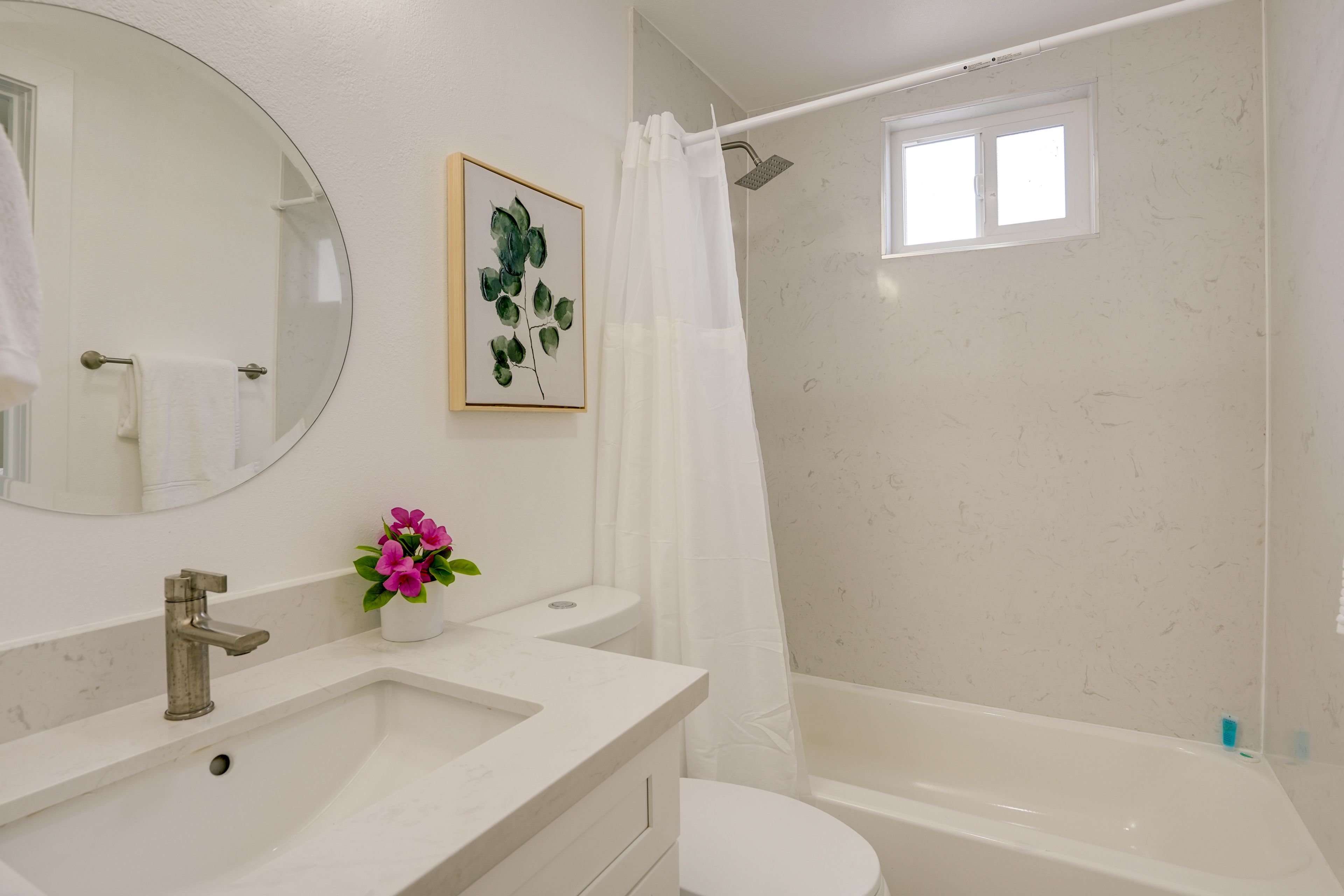 Full Bathroom | Main Level