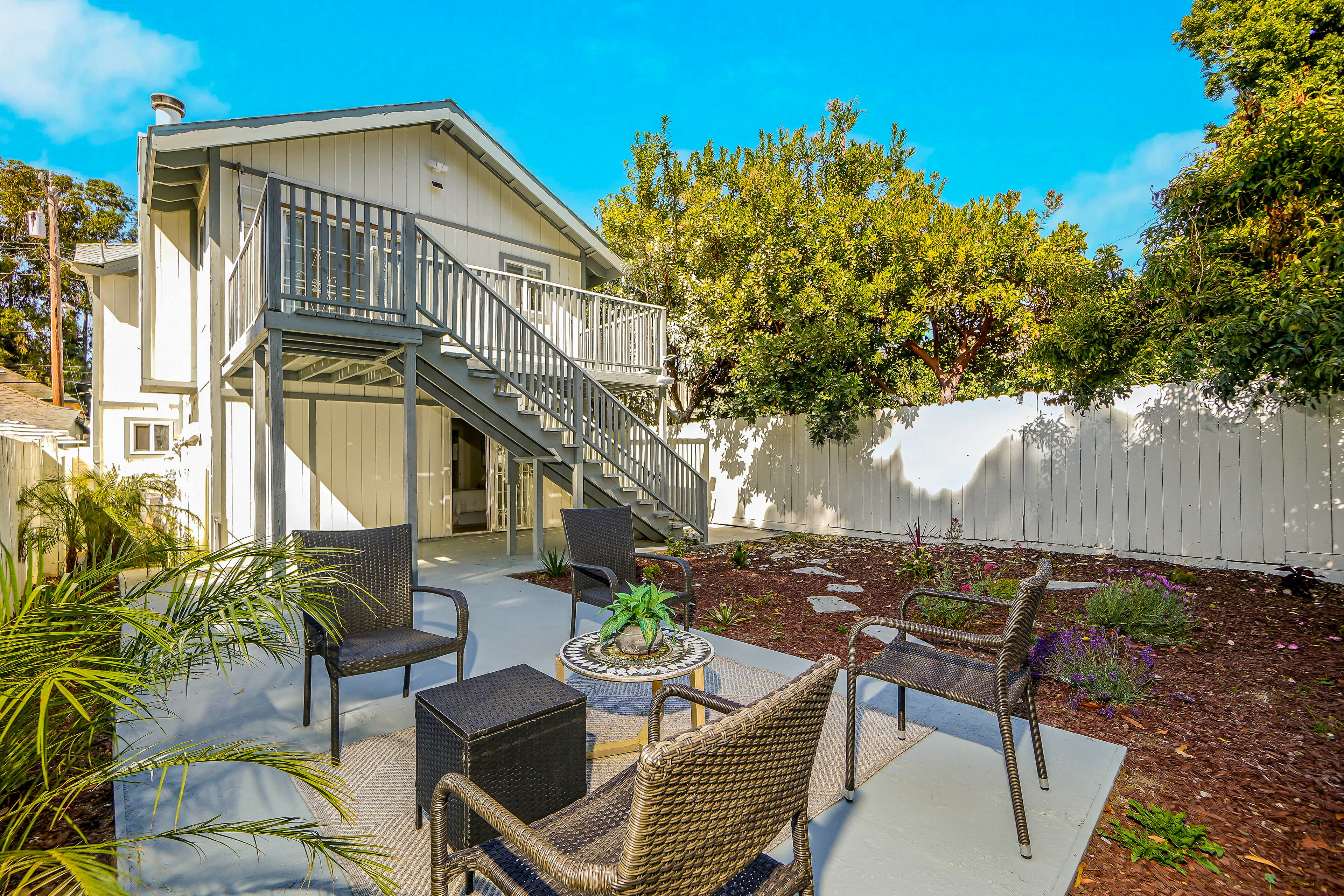 Shared Backyard | Furnished Patio