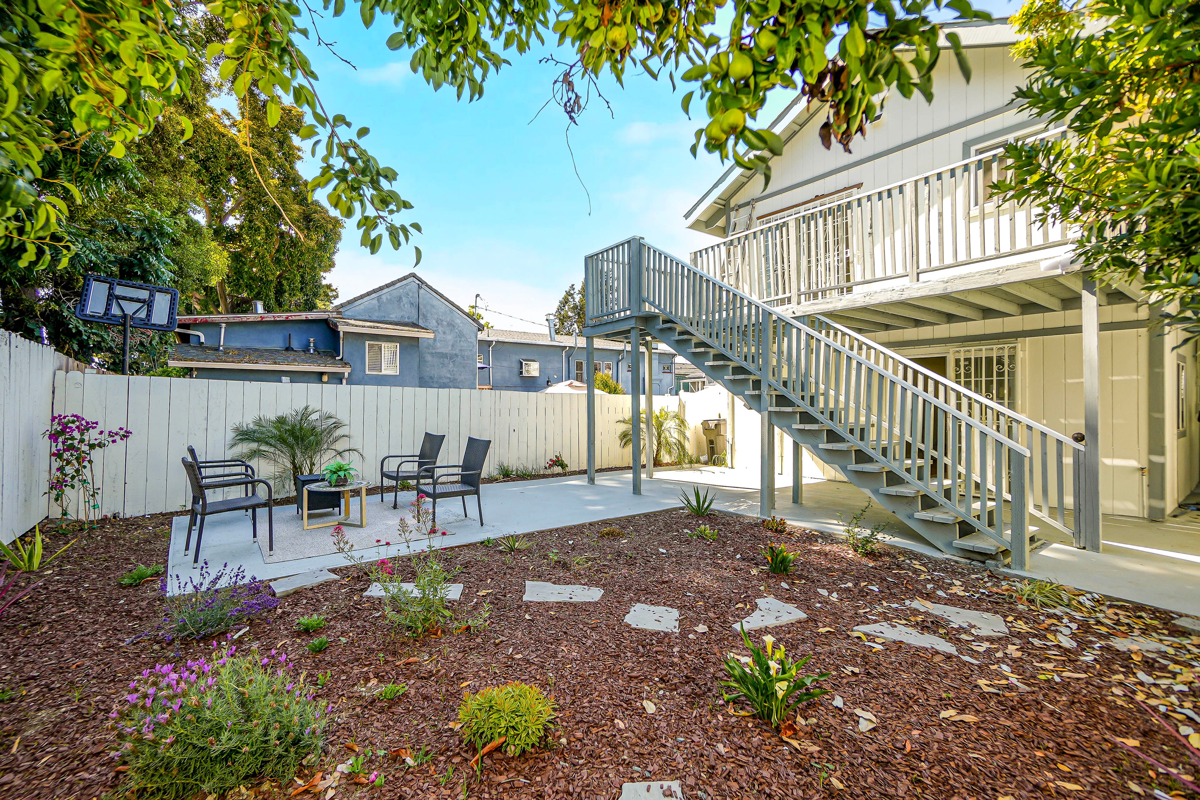 Shared Backyard | Furnished Patio