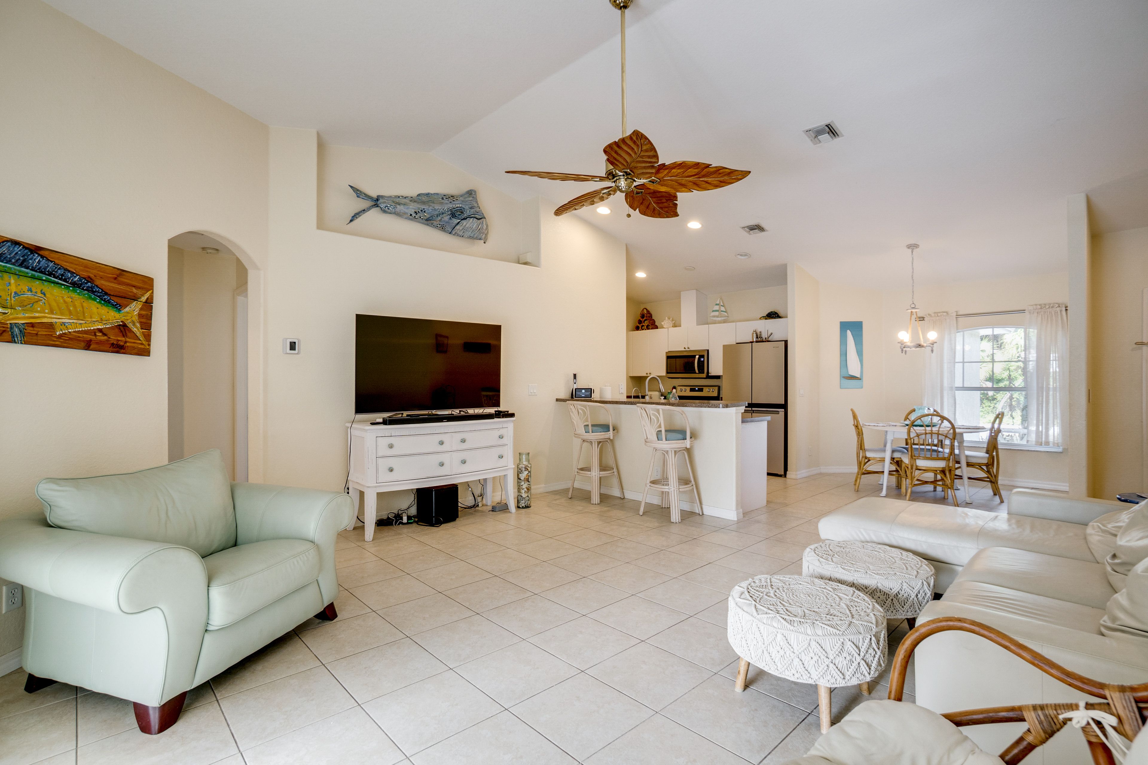 Living Room | Central A/C & Heat | Free WiFi