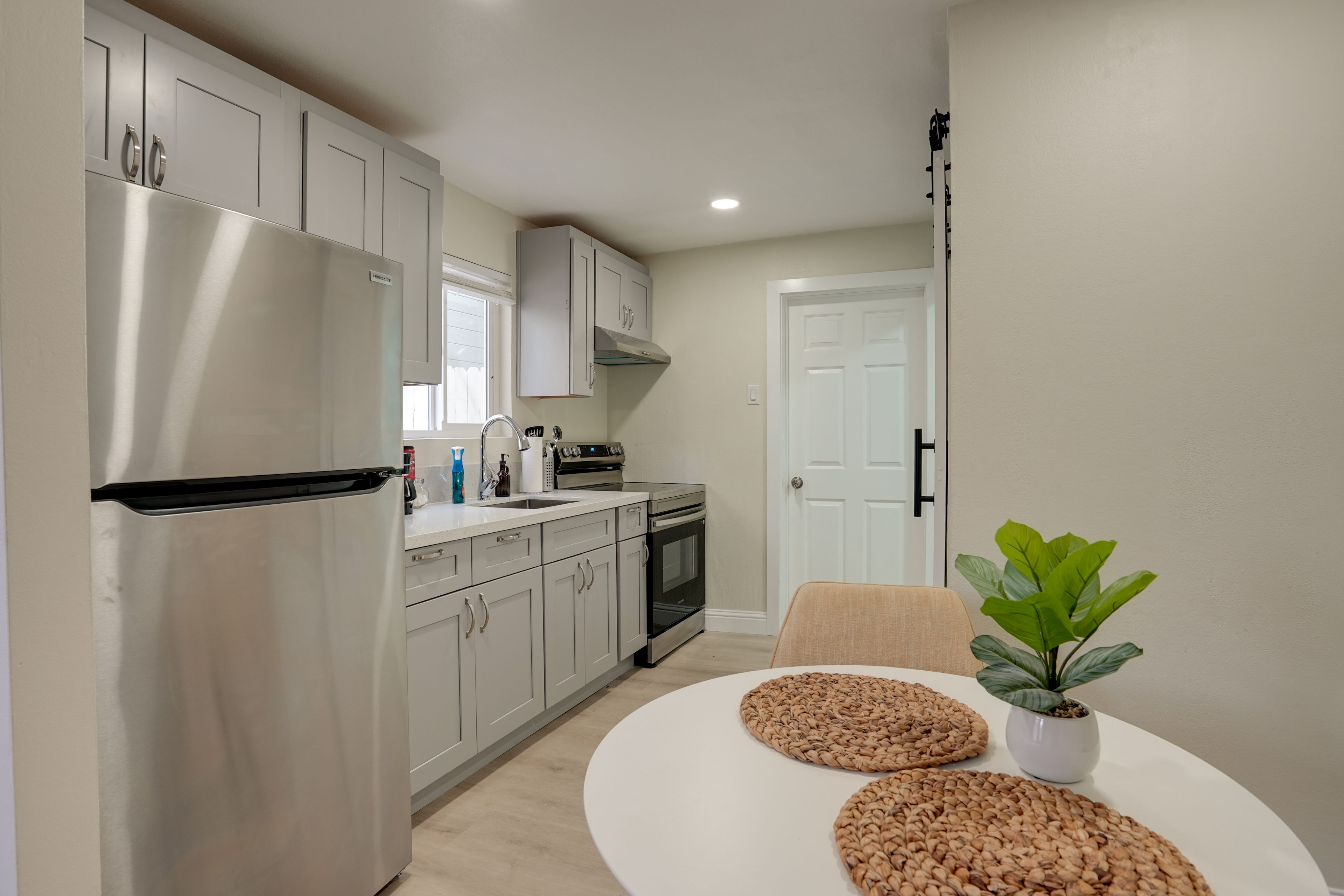 Kitchenette | Dining Area