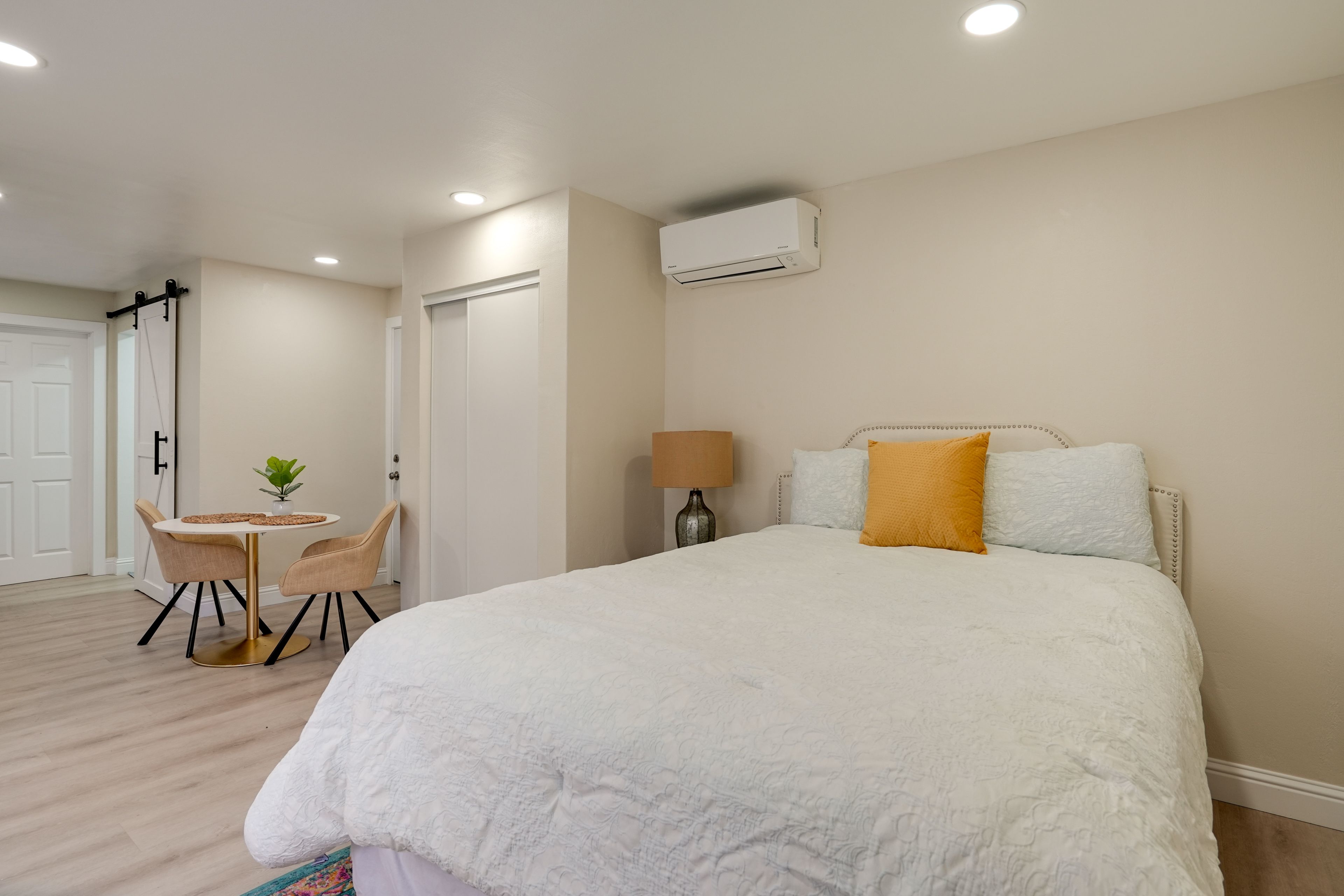 Studio Interior | Queen Bed | Free WiFi | Smart TV | Central A/C
