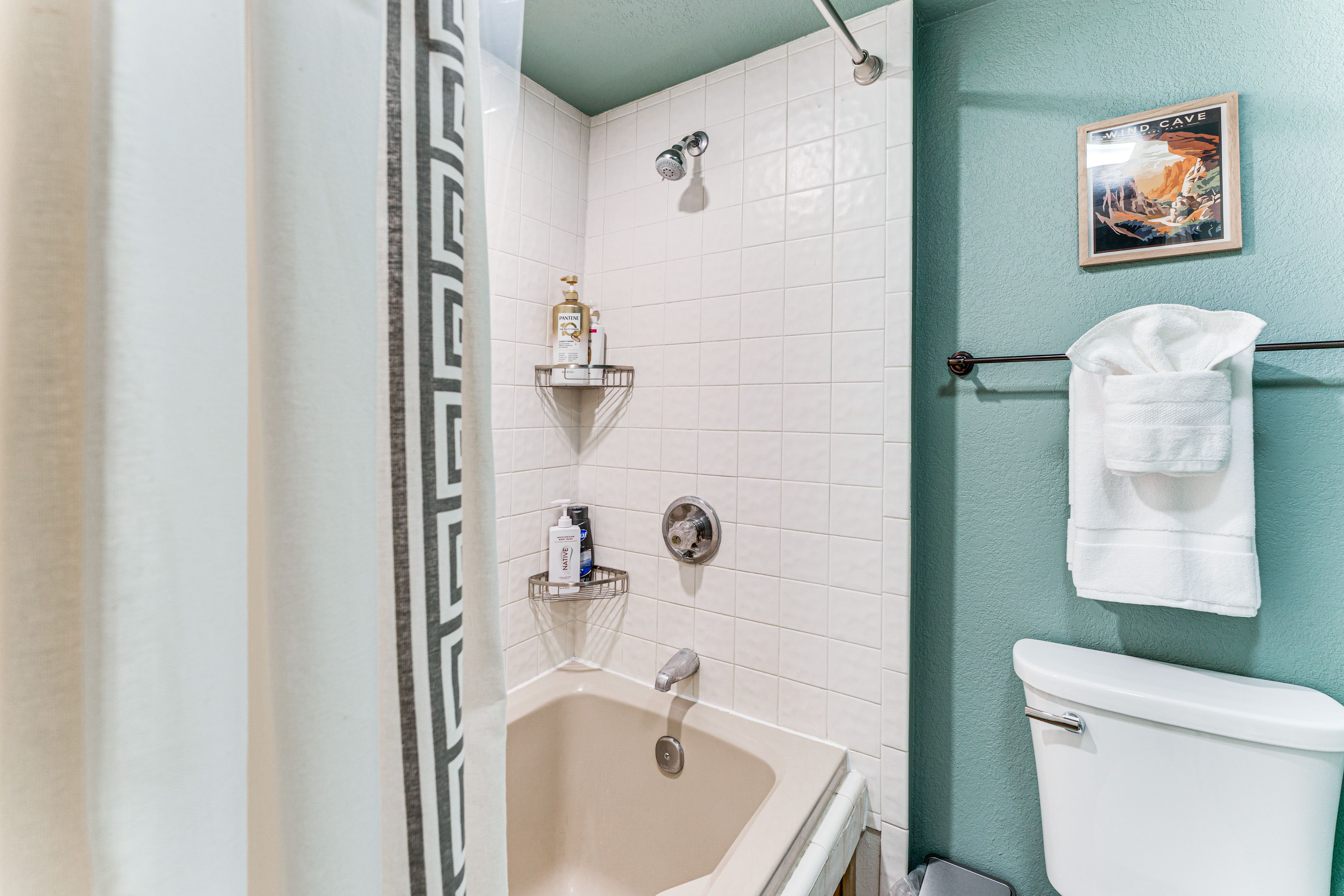 En-Suite Bathroom | 1st Floor