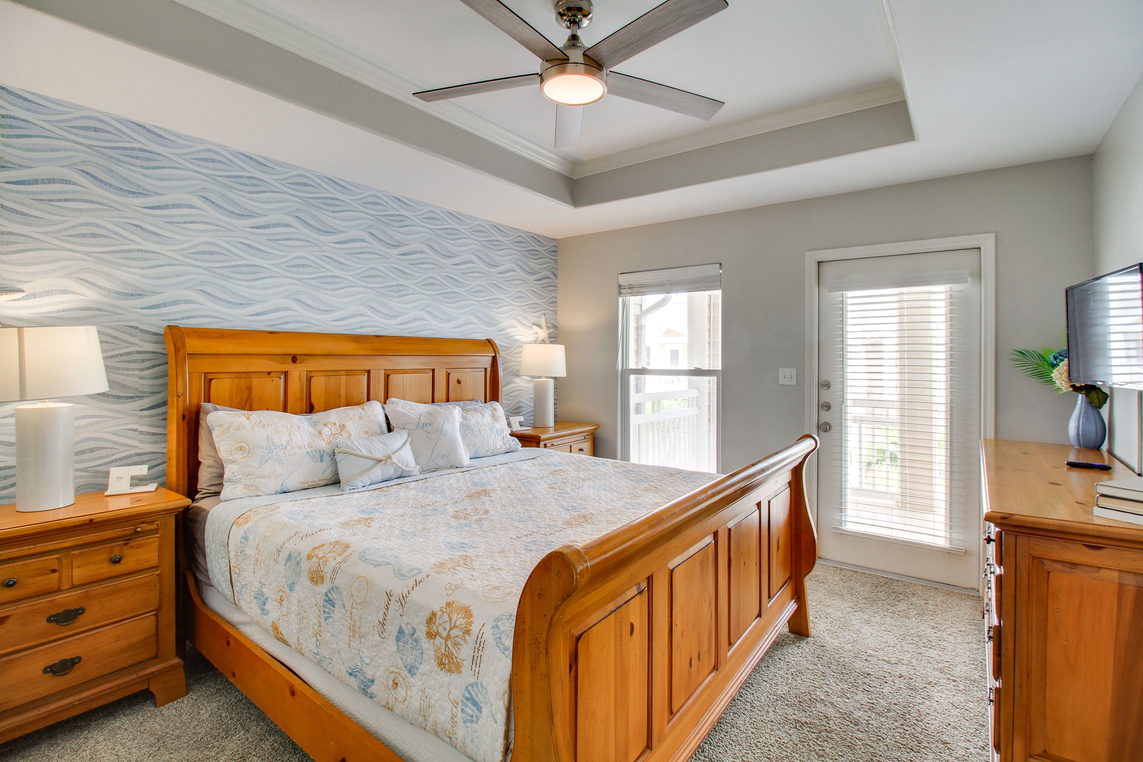 Bedroom 1 | King Bed | Smart TV | 3rd Floor