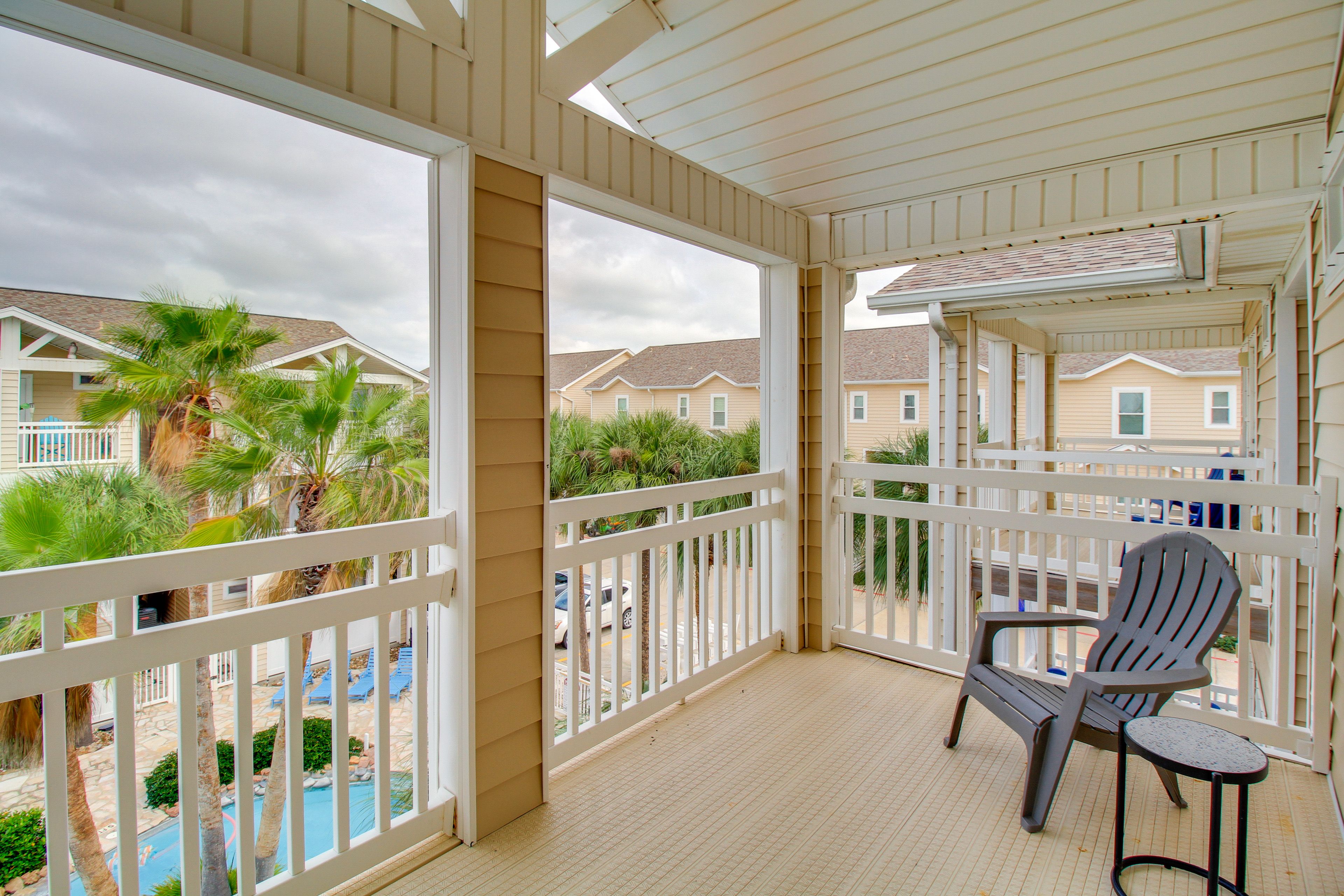 Private Balcony | Pool Views