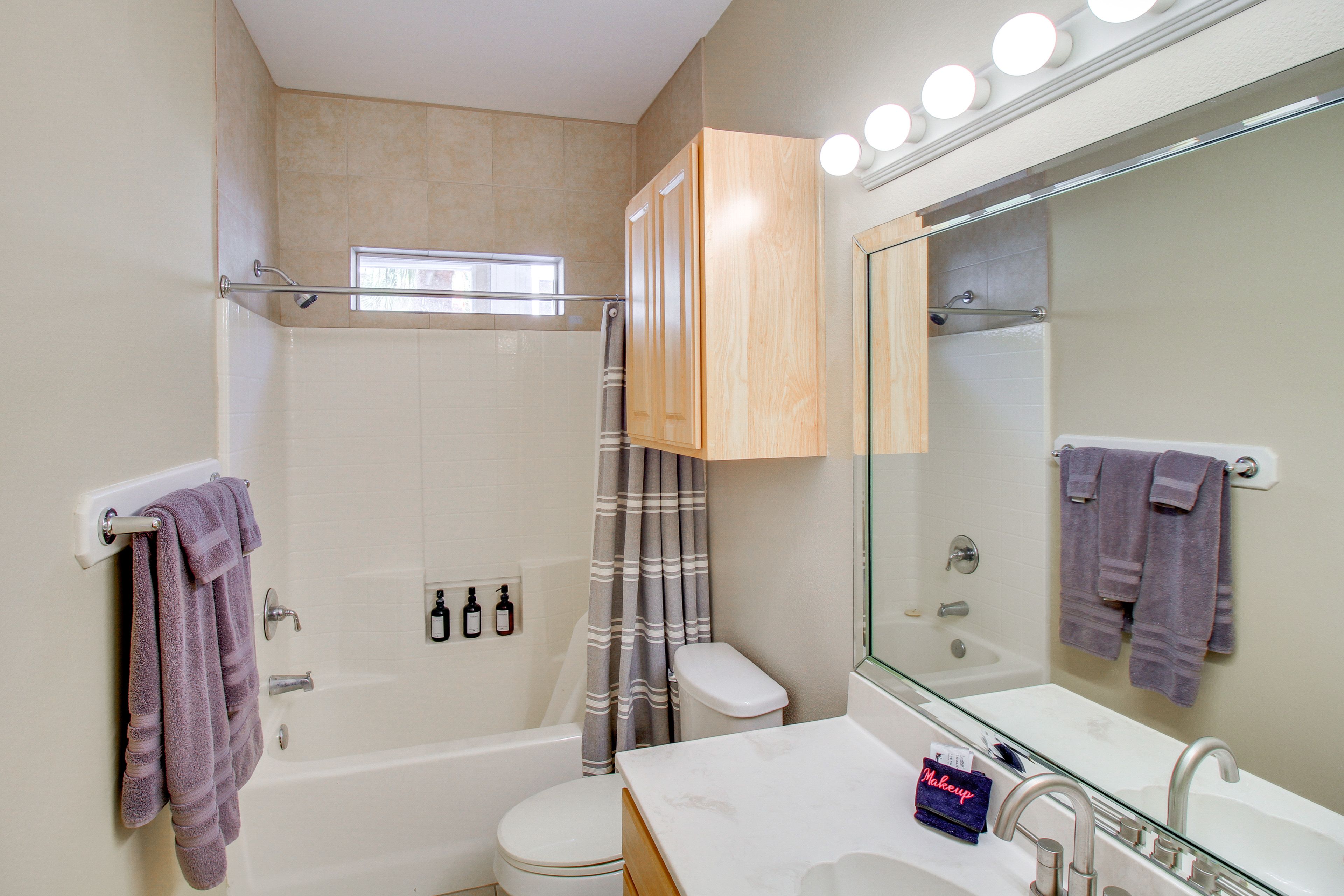 En-Suite Bathroom | Towels Provided | 1st Floor