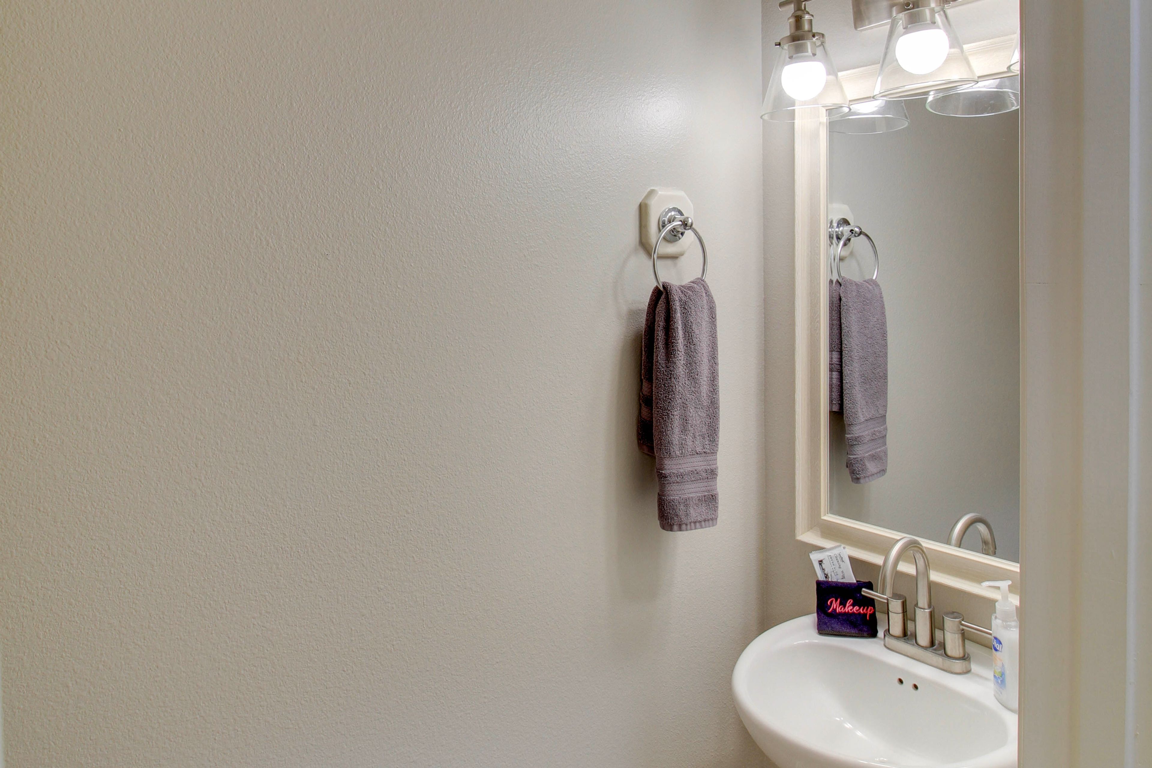 Half Bathroom | 2nd Floor