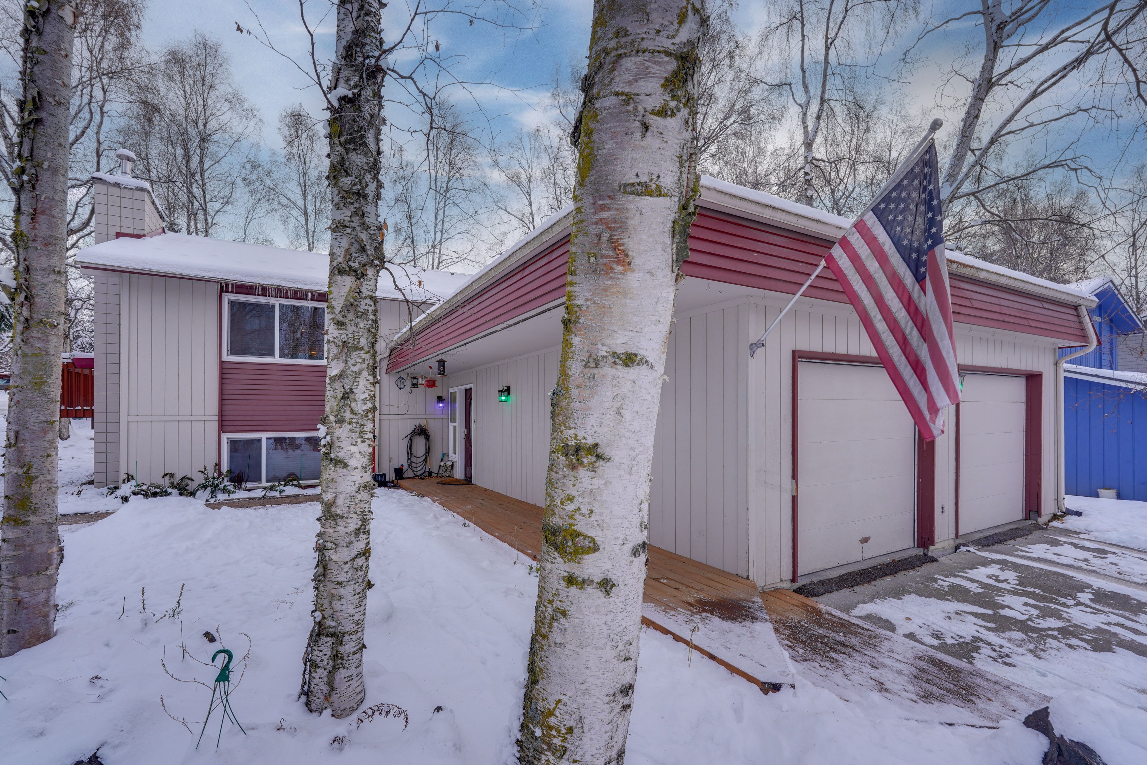 Property Exterior | Single-Level Home | Upstairs Unit