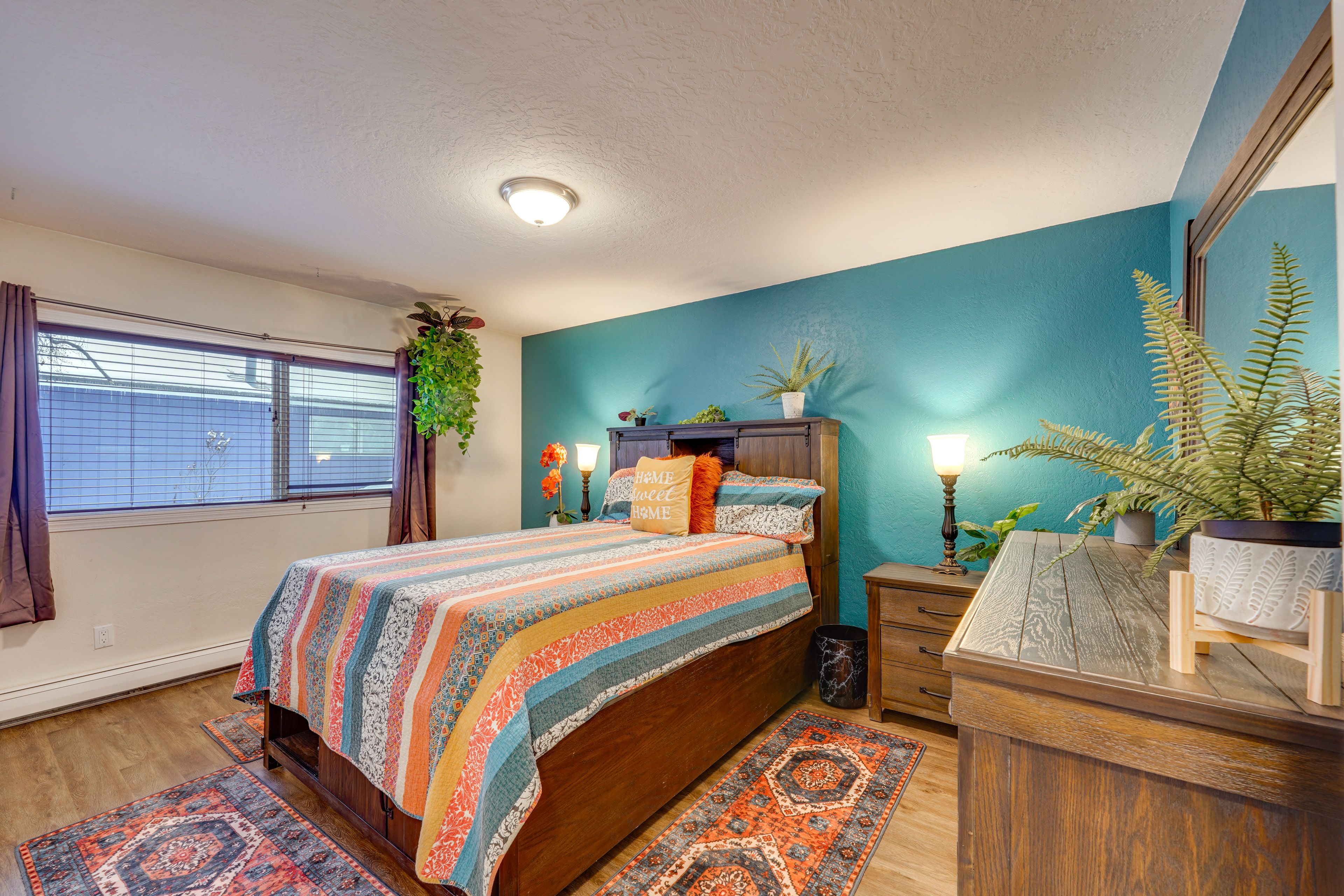 Bedroom 2 | Queen Bed