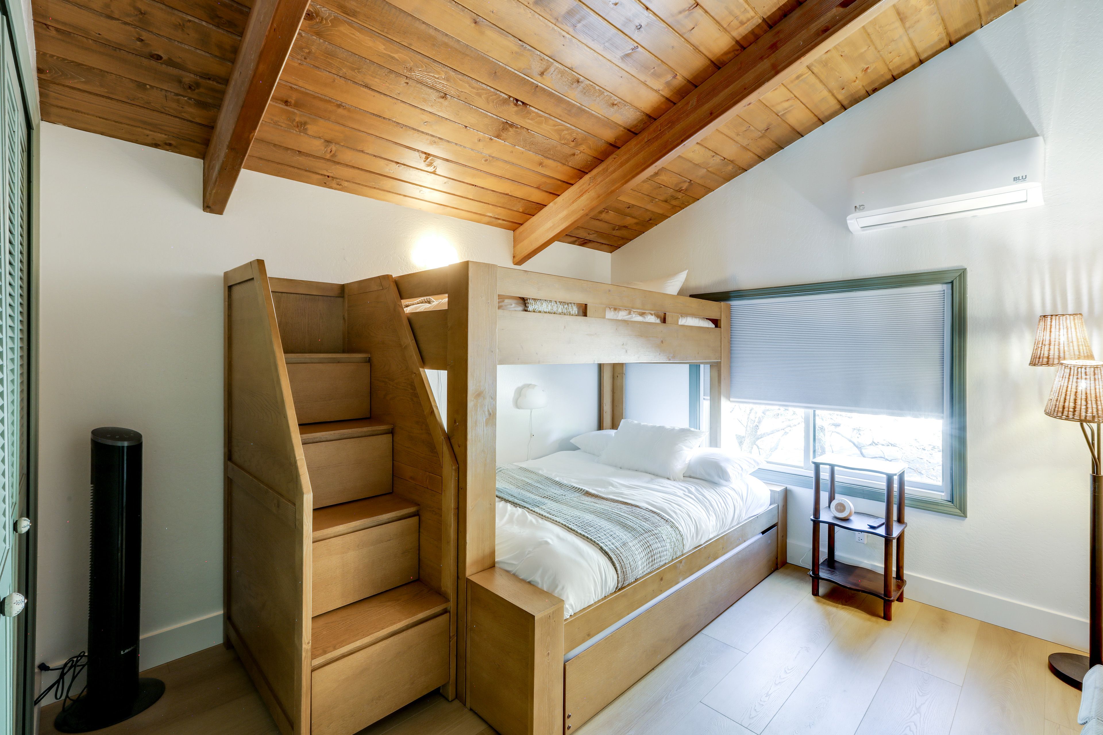 Bedroom 3 | Twin/Full Bunk Bed w/ Twin Trundle | 2nd Floor