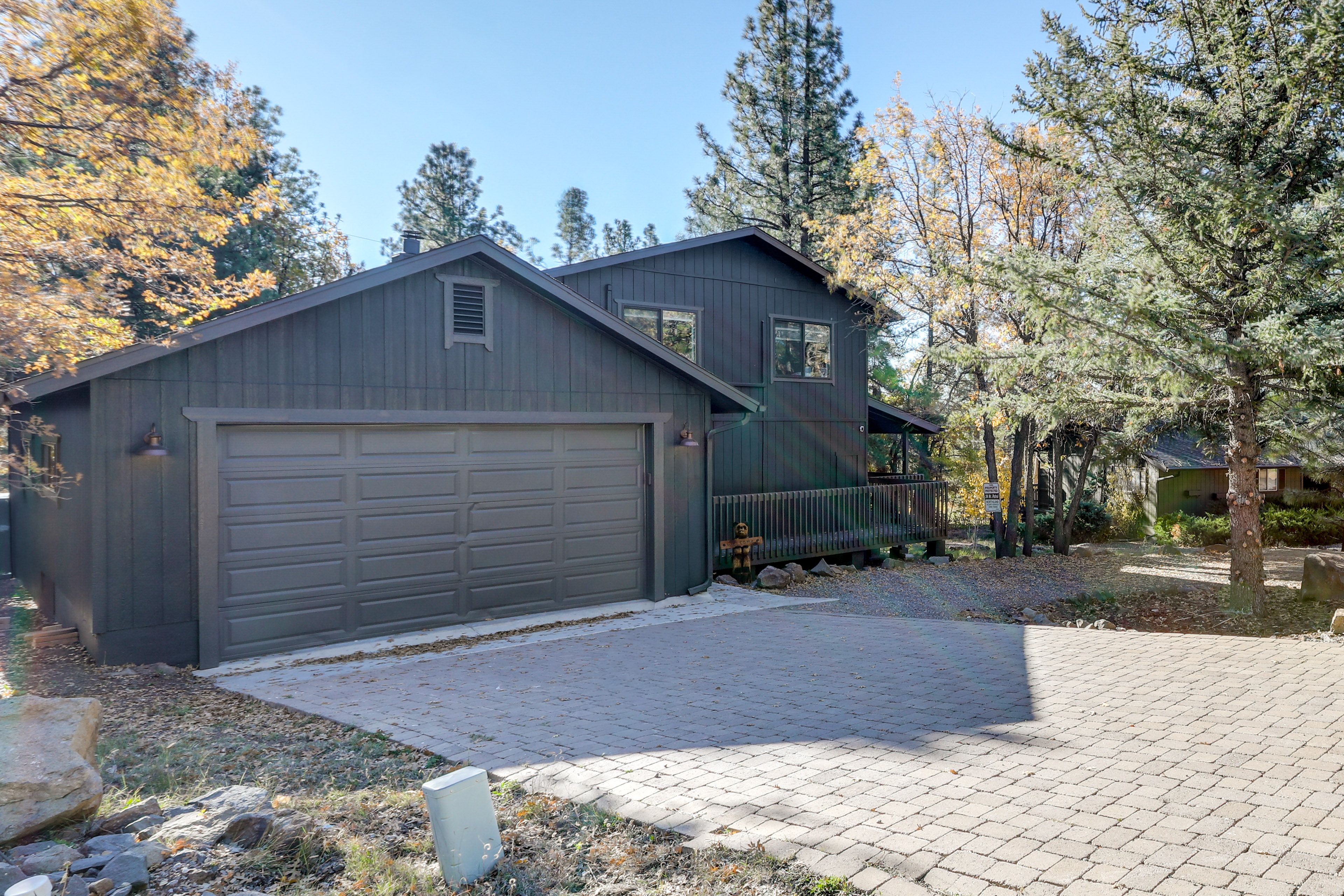 Parking | Driveway (4 Vehicles) | Free Street