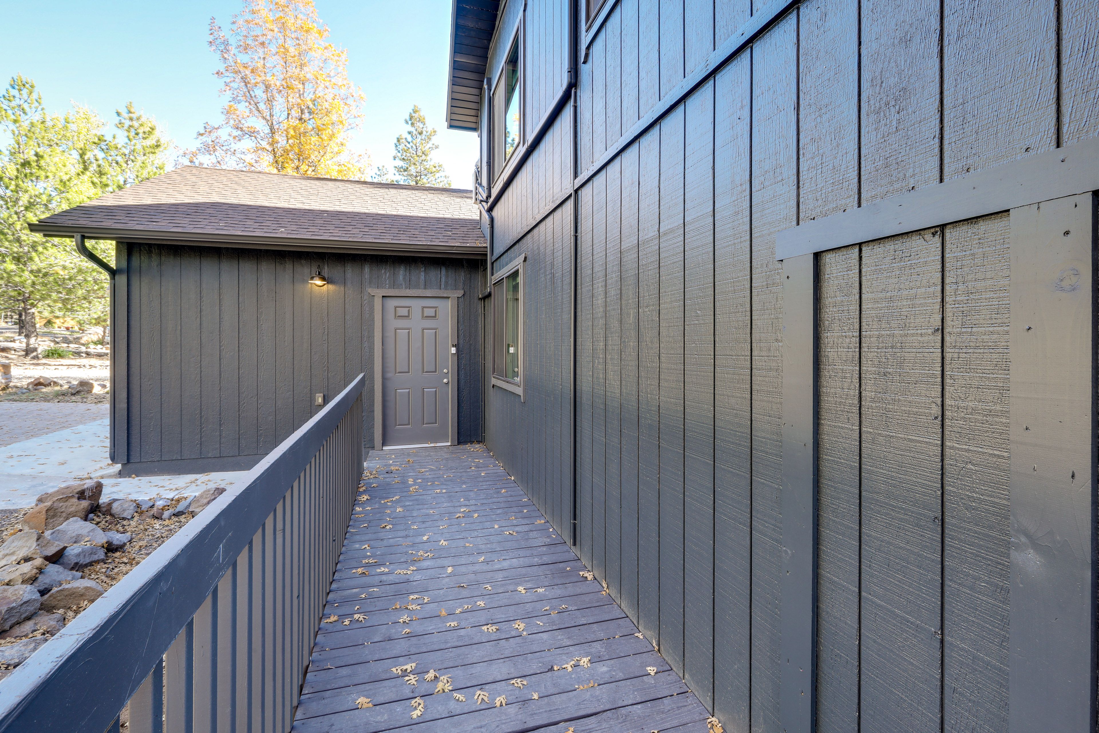 Cabin Exterior | Private Entrance