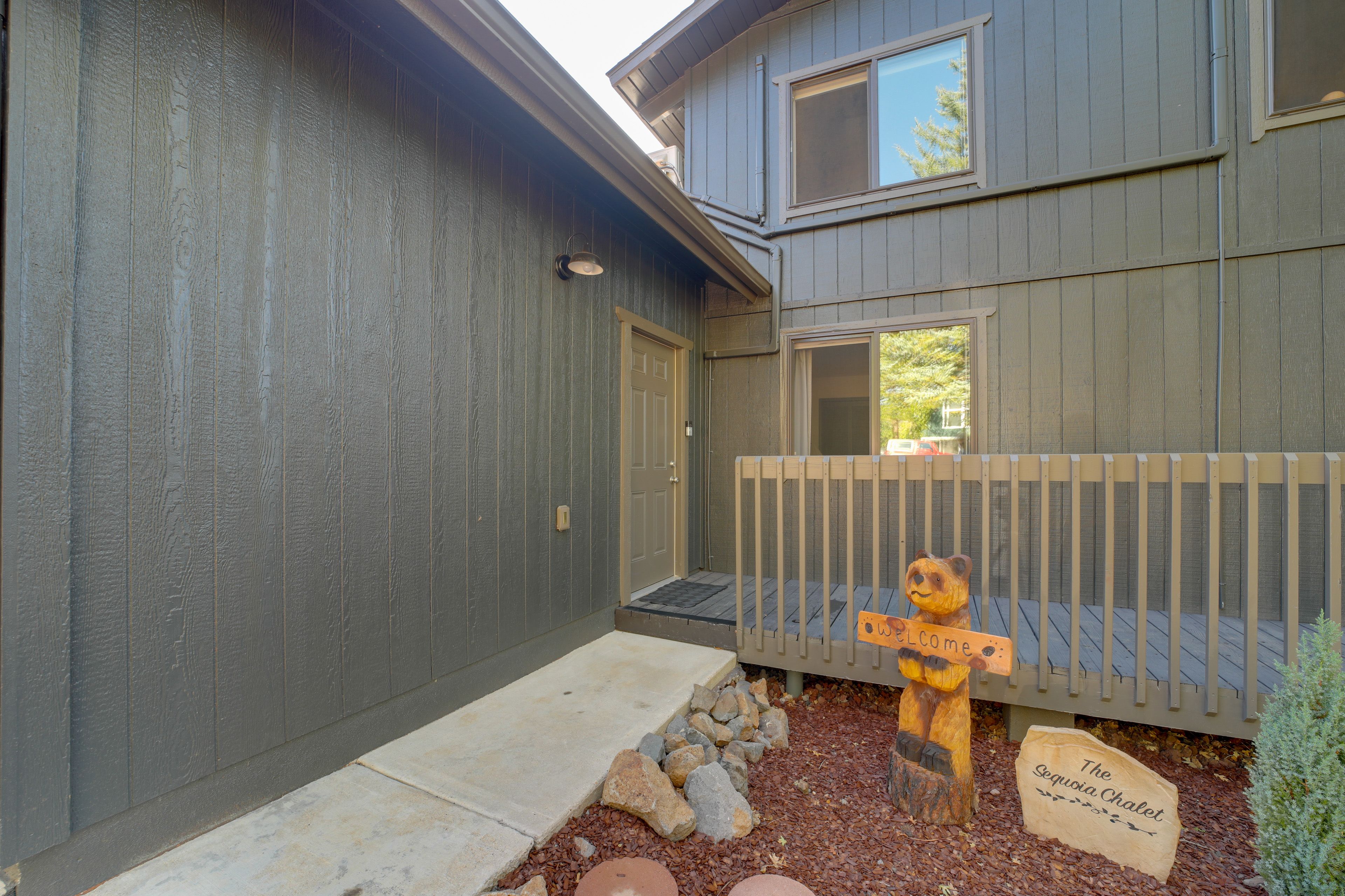 Cabin Exterior | Private Entrance