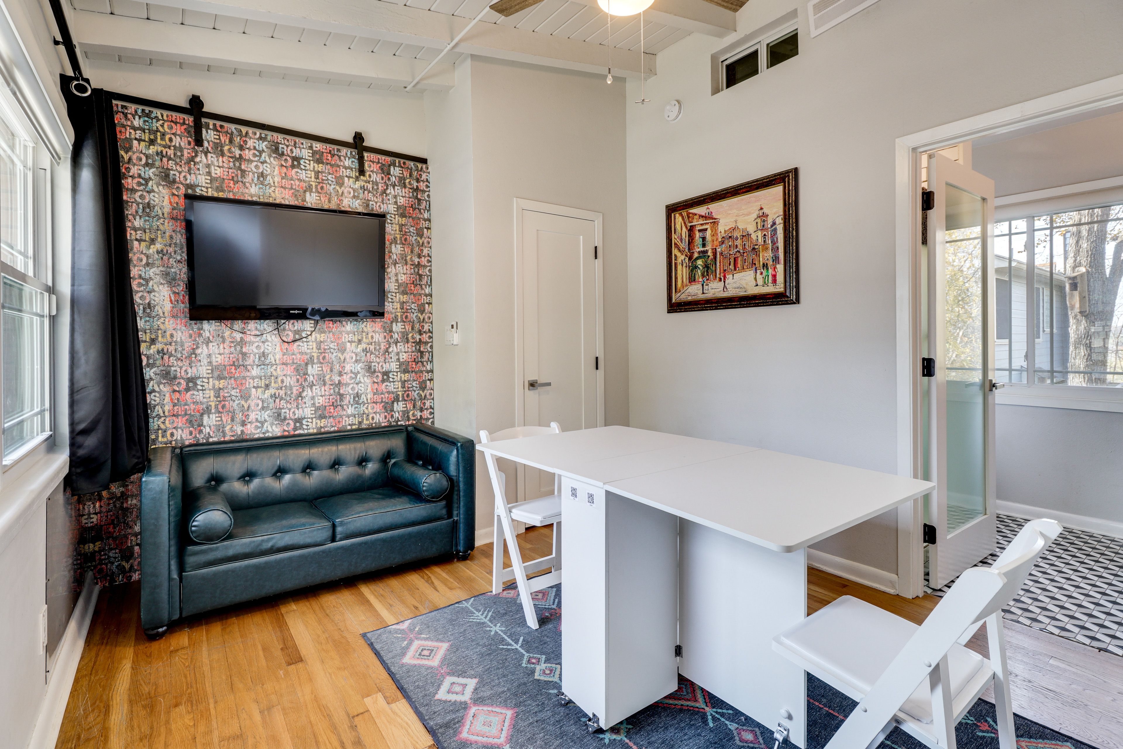 Studio Interior | Free WiFi | Queen Murphy Bed