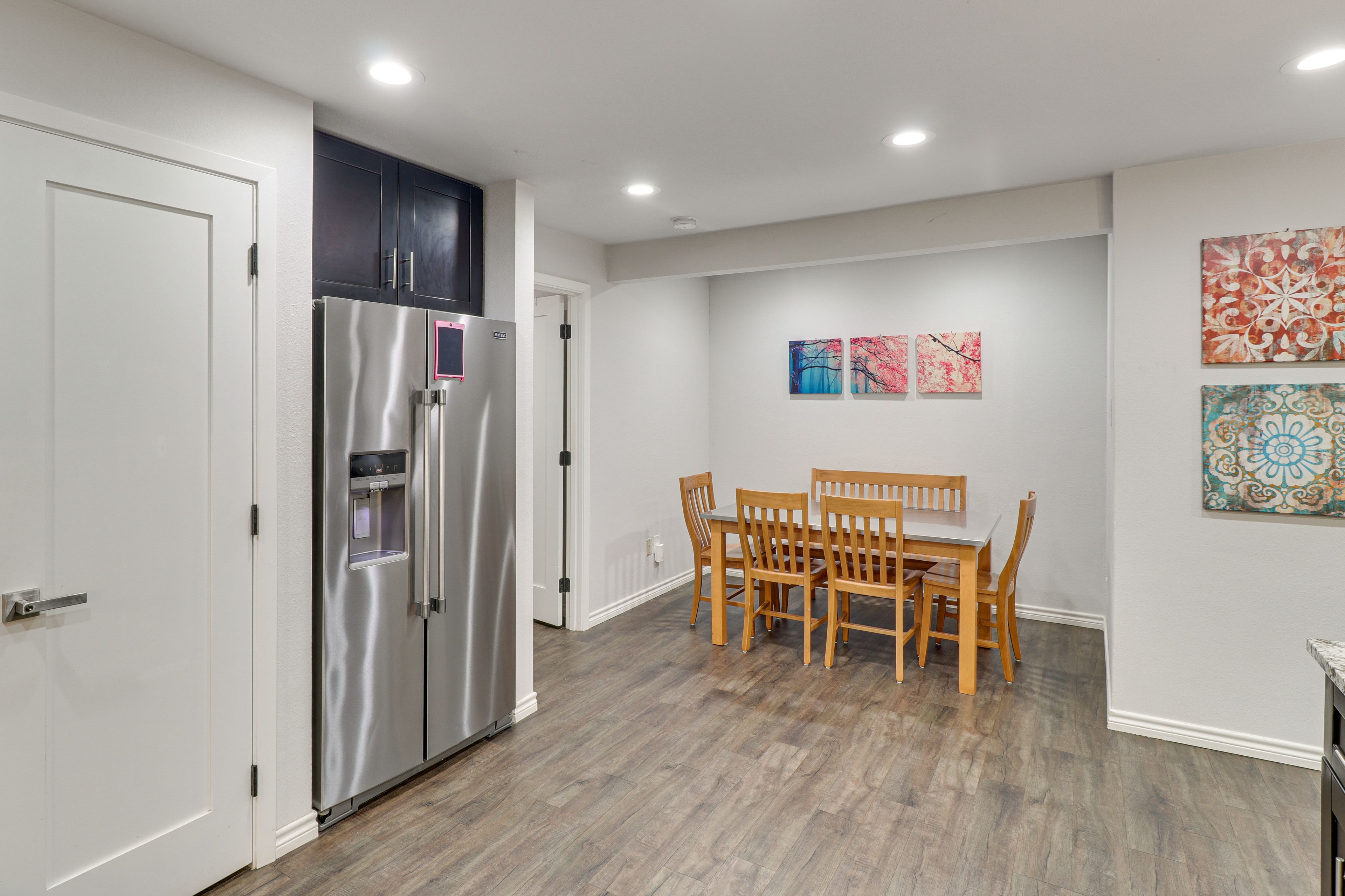 Dining Area | Dishware/Flatware