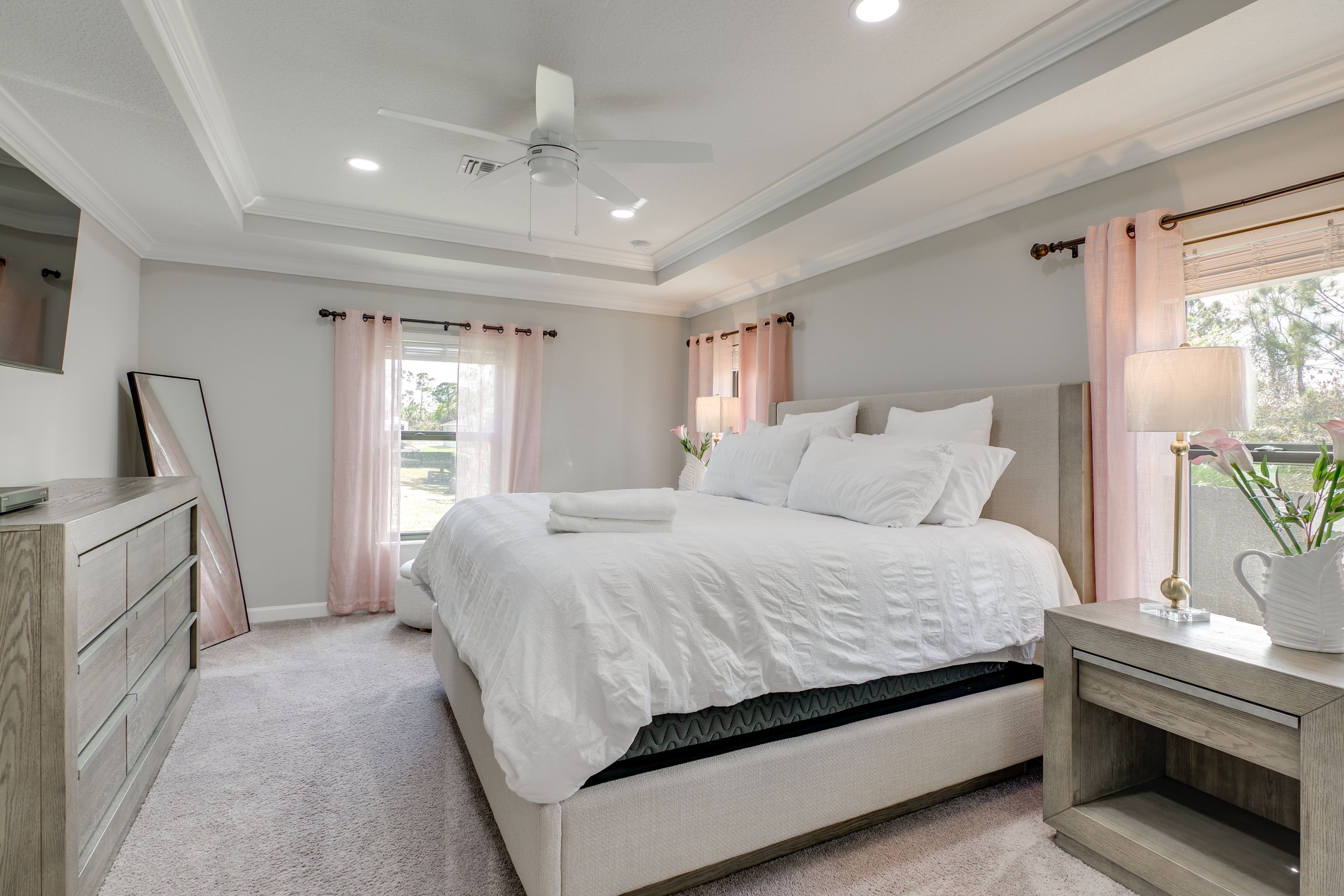 Bedroom 1 | King Bed