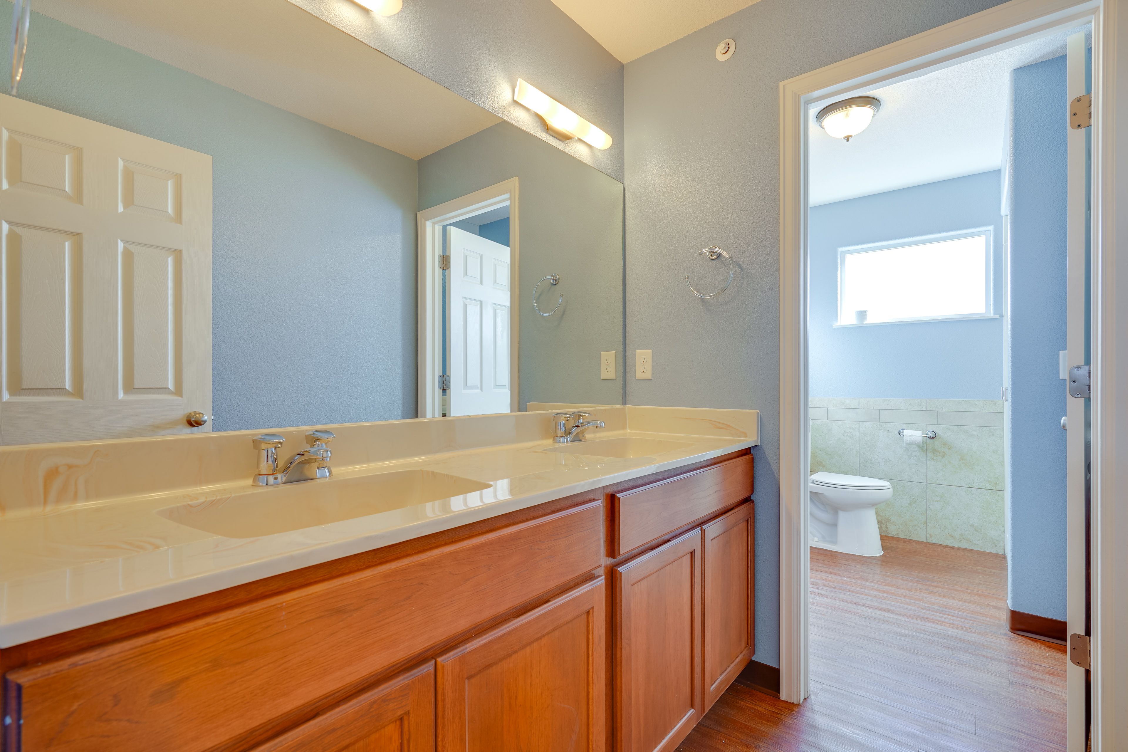 Full Bathroom | 2nd Floor