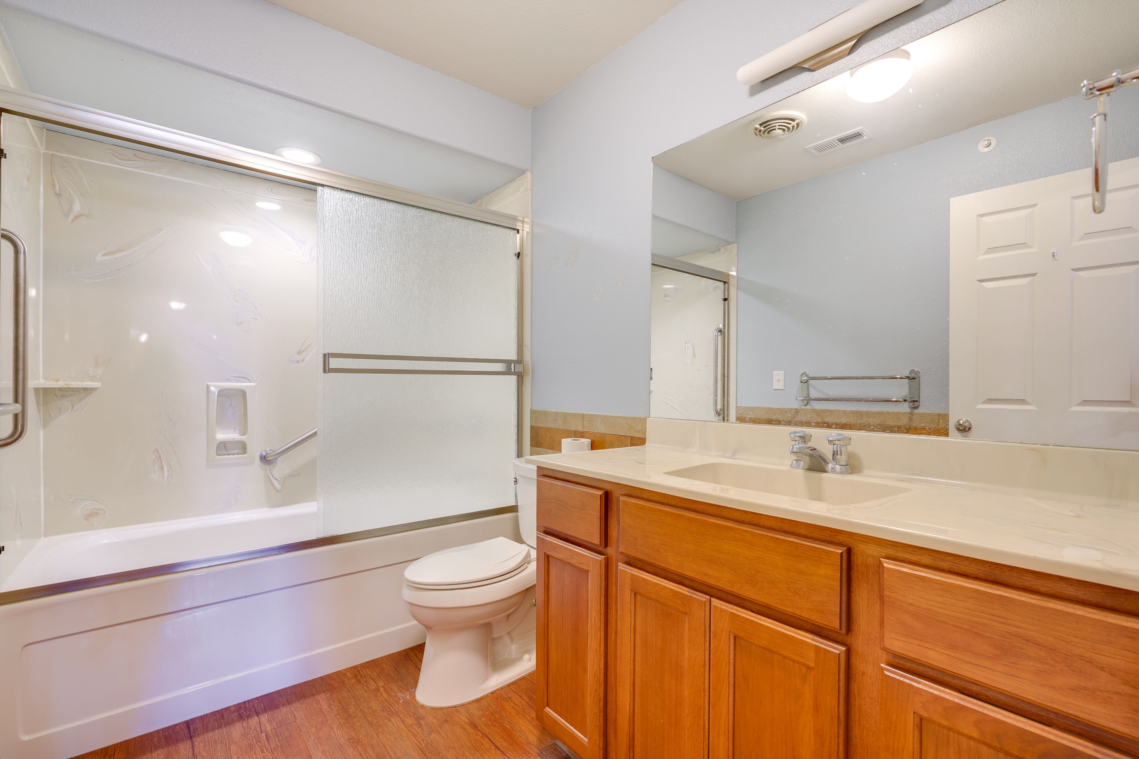 Full Bathroom | 1st Floor