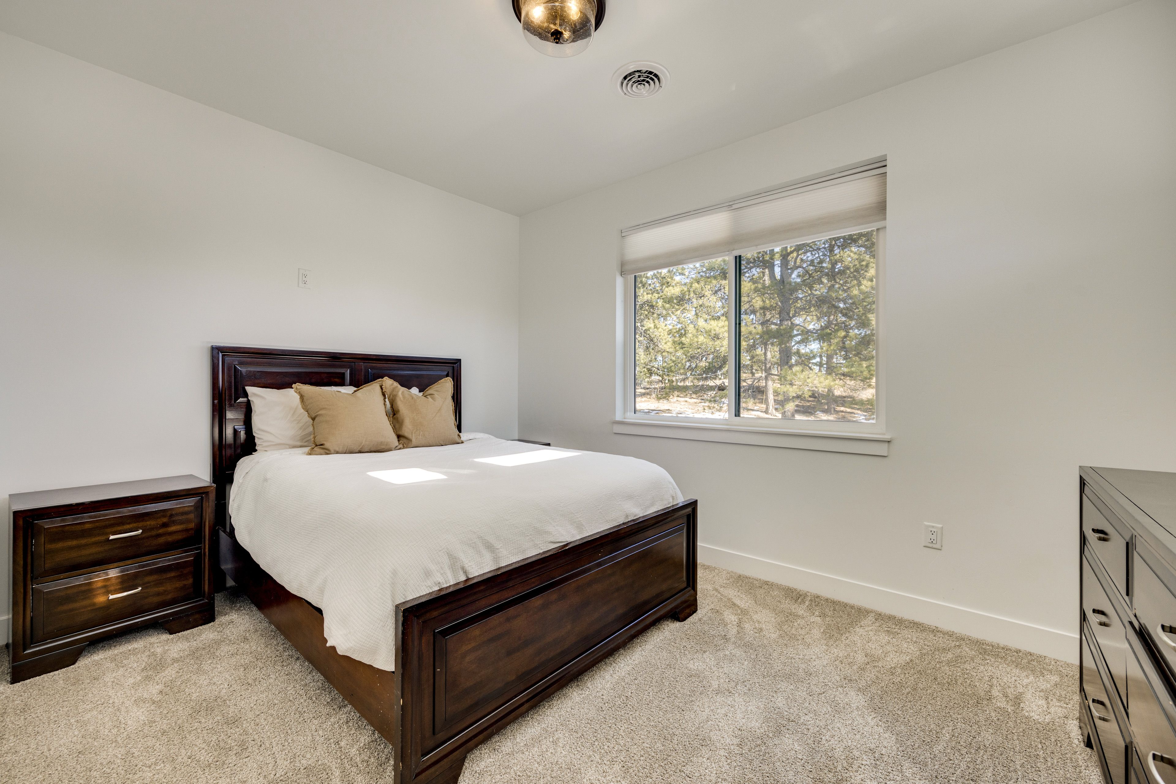 Bedroom 2 | Queen Bed | Upper Level