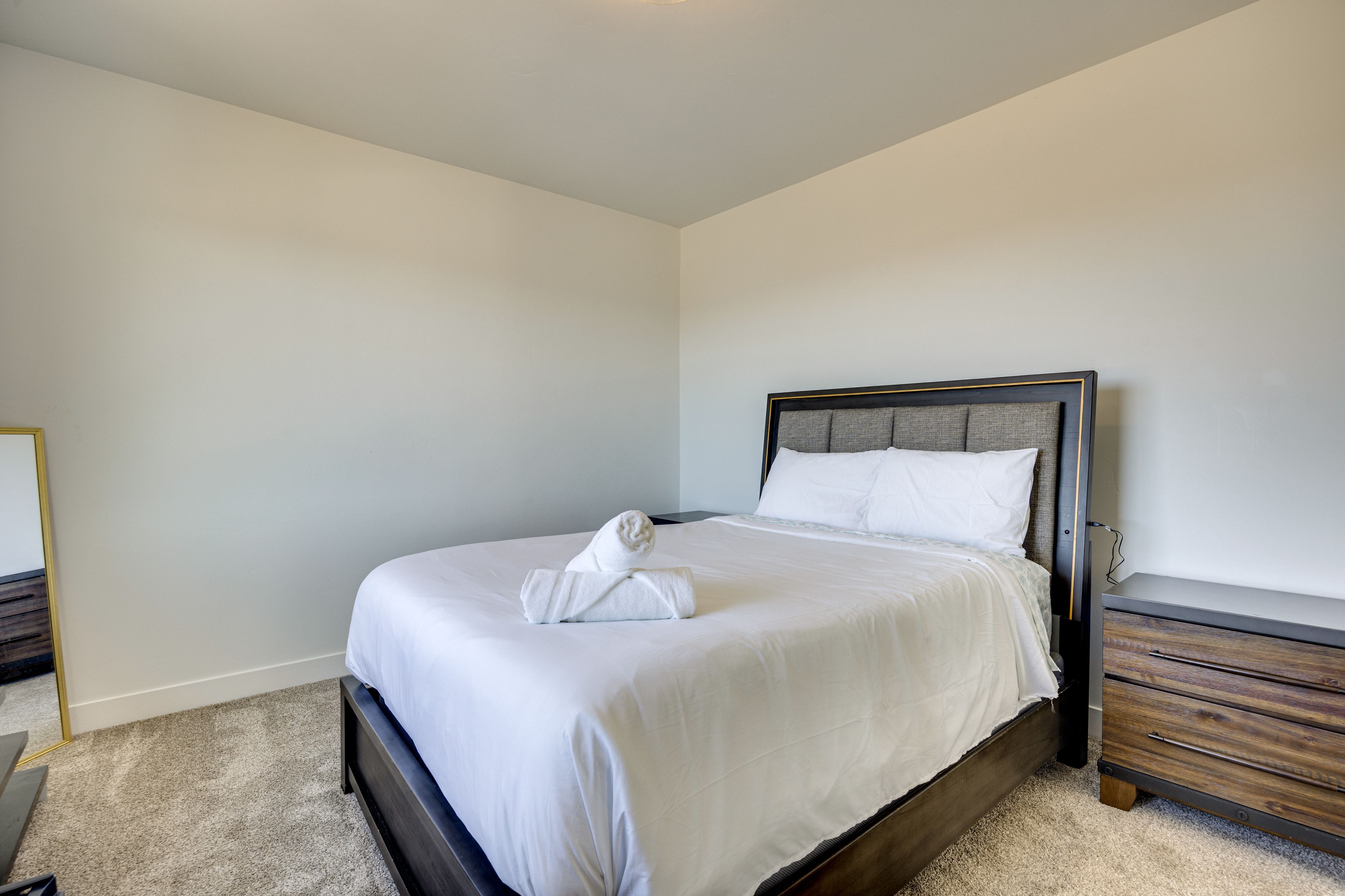 Bedroom 3 | Queen Bed | Upper Level