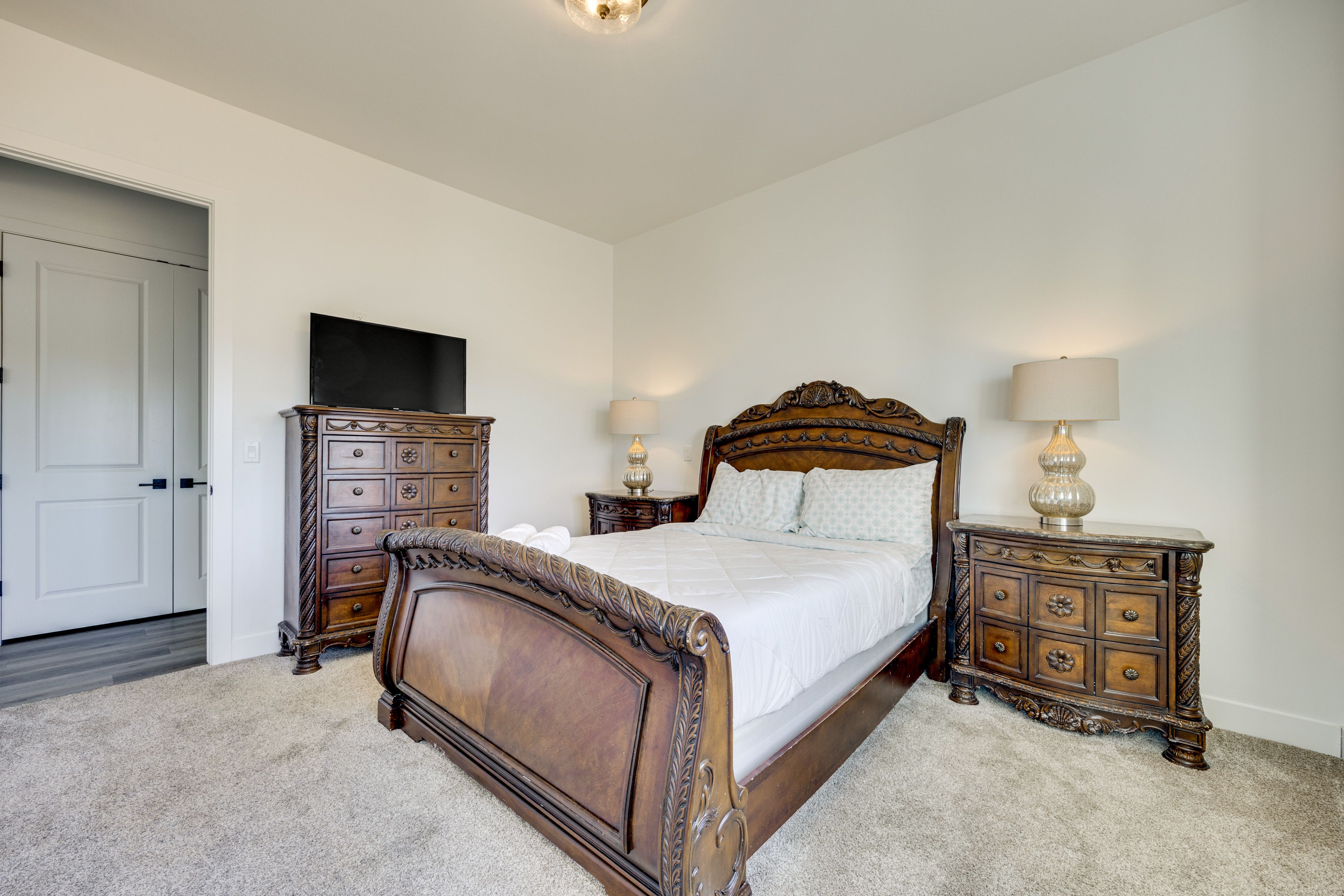 Bedroom 6 | Queen Bed | Lower Level