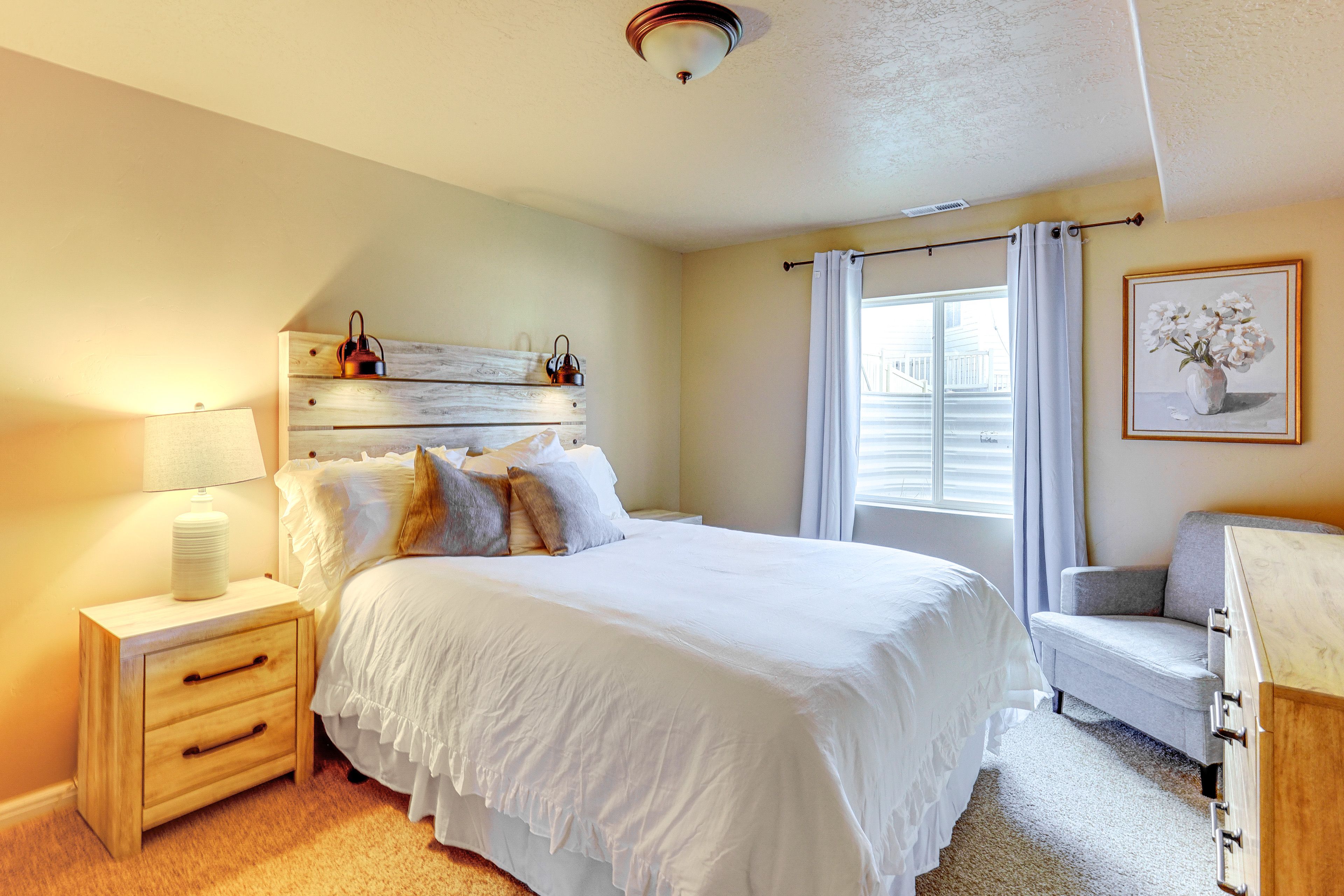 Bedroom 5 | Main Level | Queen Bed